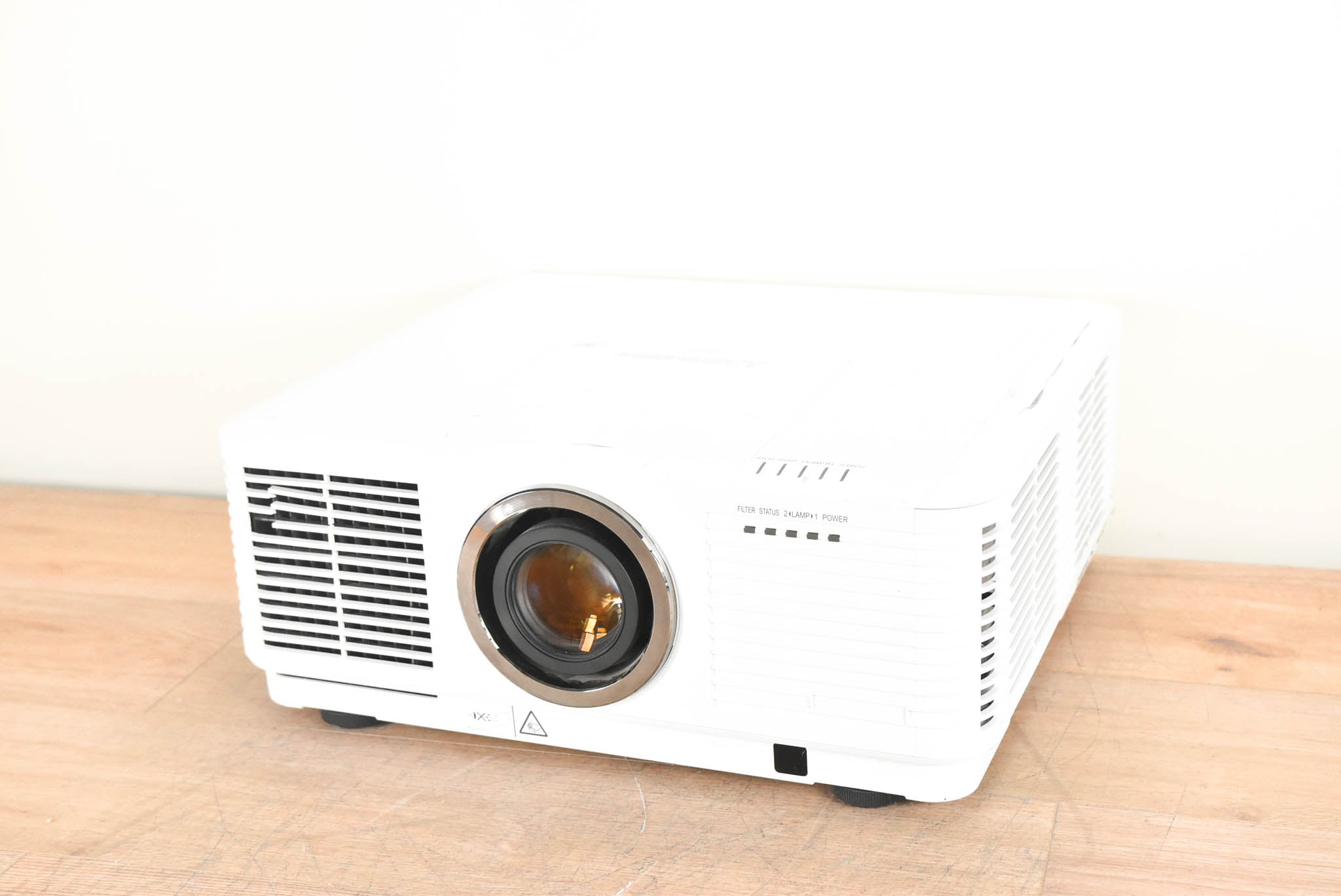 Mitsubishi WD8200U 6,500-Lumen WXGA Large Venue Projector w/ Lens