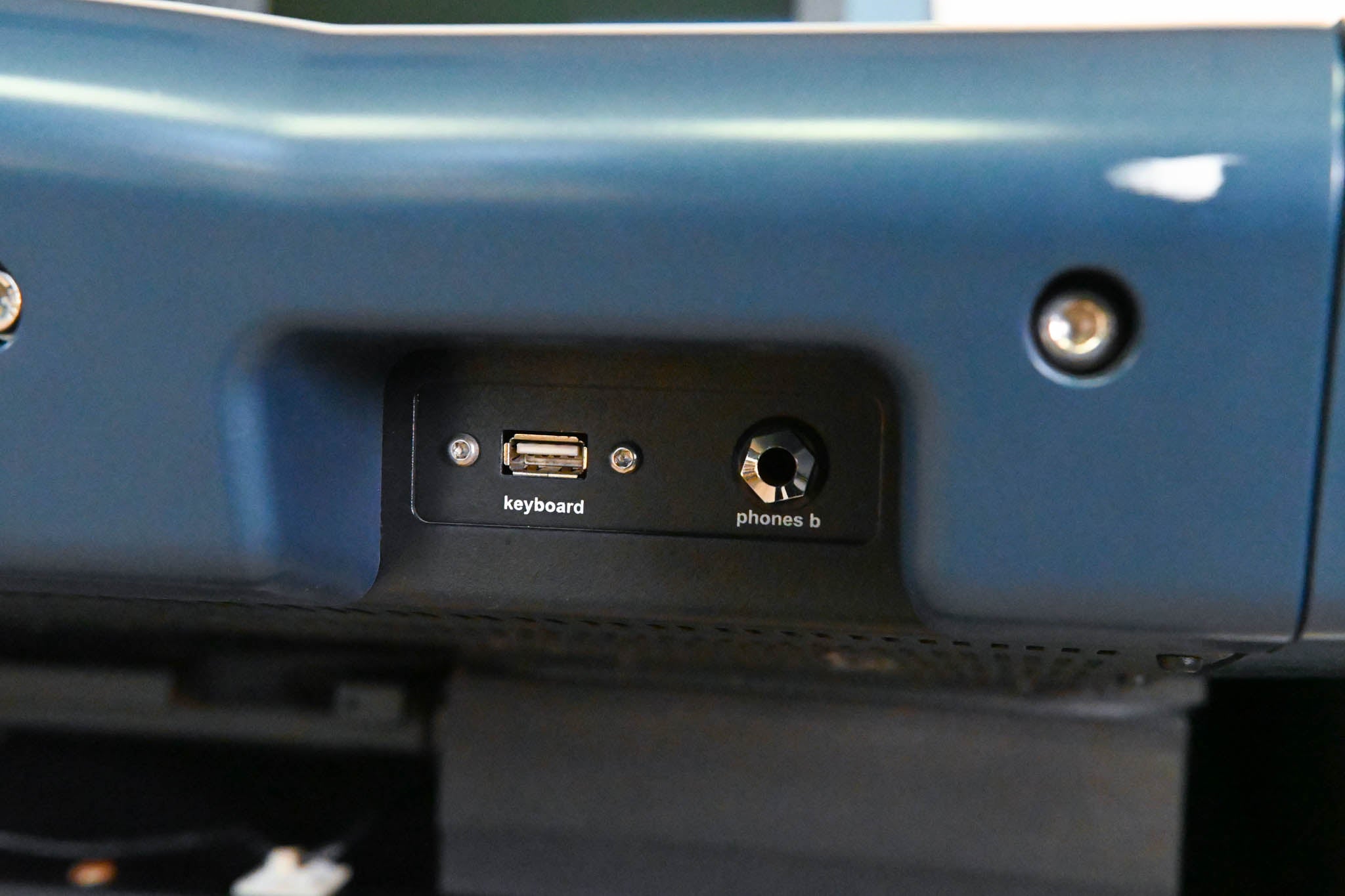 Midas PRO9 Live Audio Mixing System with DL371 Engine and Road Case