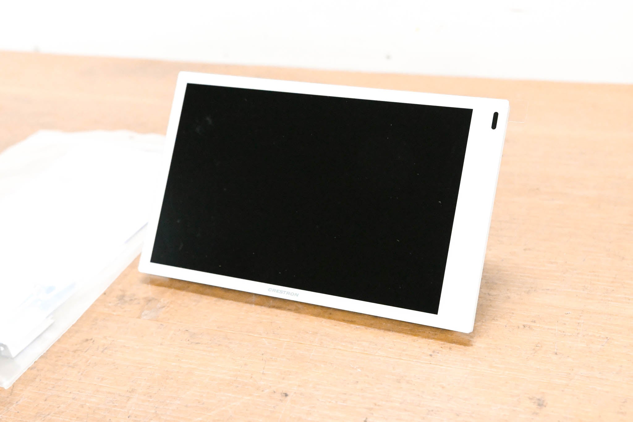 Crestron TSW-770-W-S 7" Wall Mount White Touch Screen