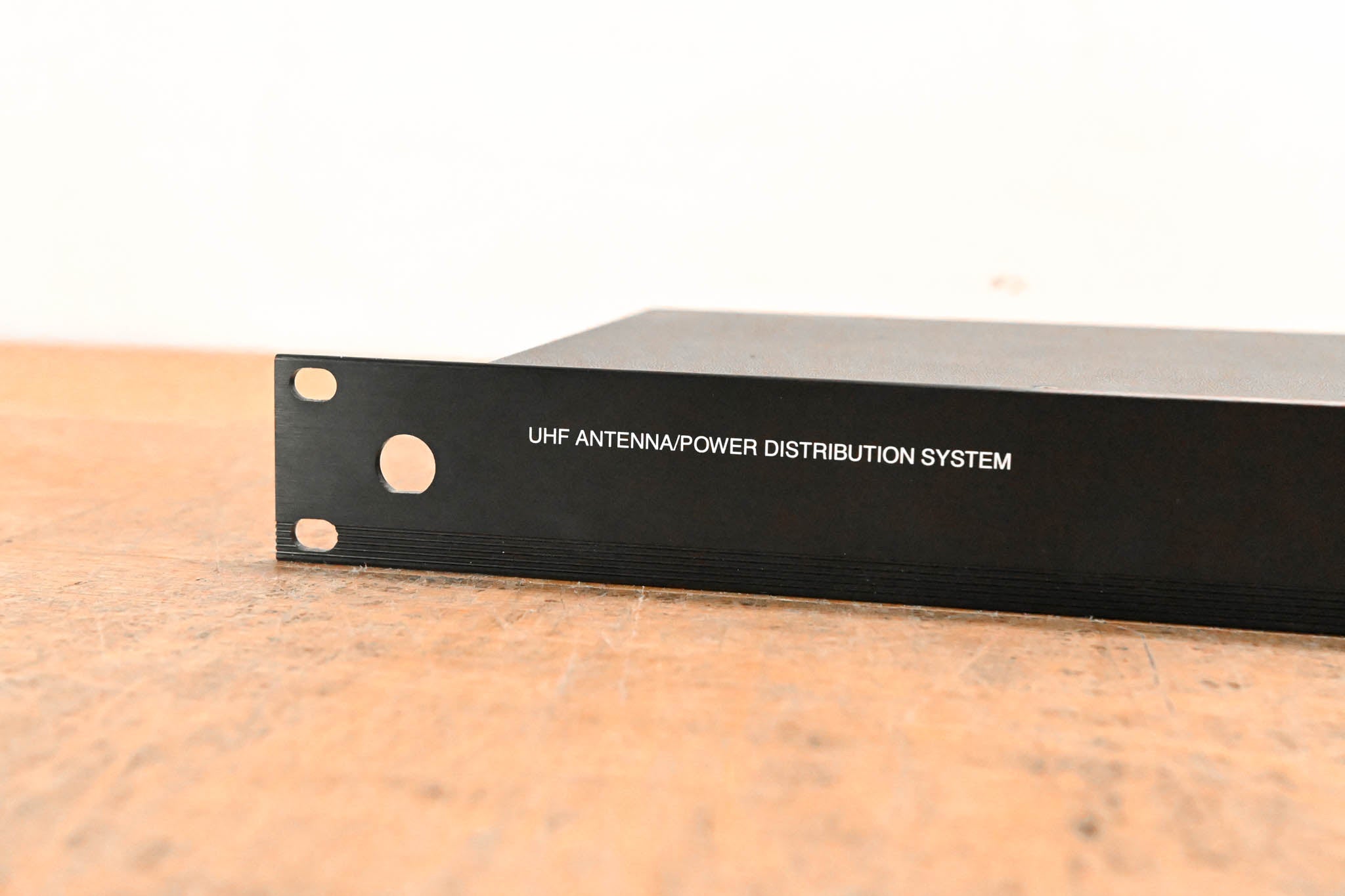 Shure UA844SWB Antenna Distribution System - 470-952 MHz NO POWER SUPPLY