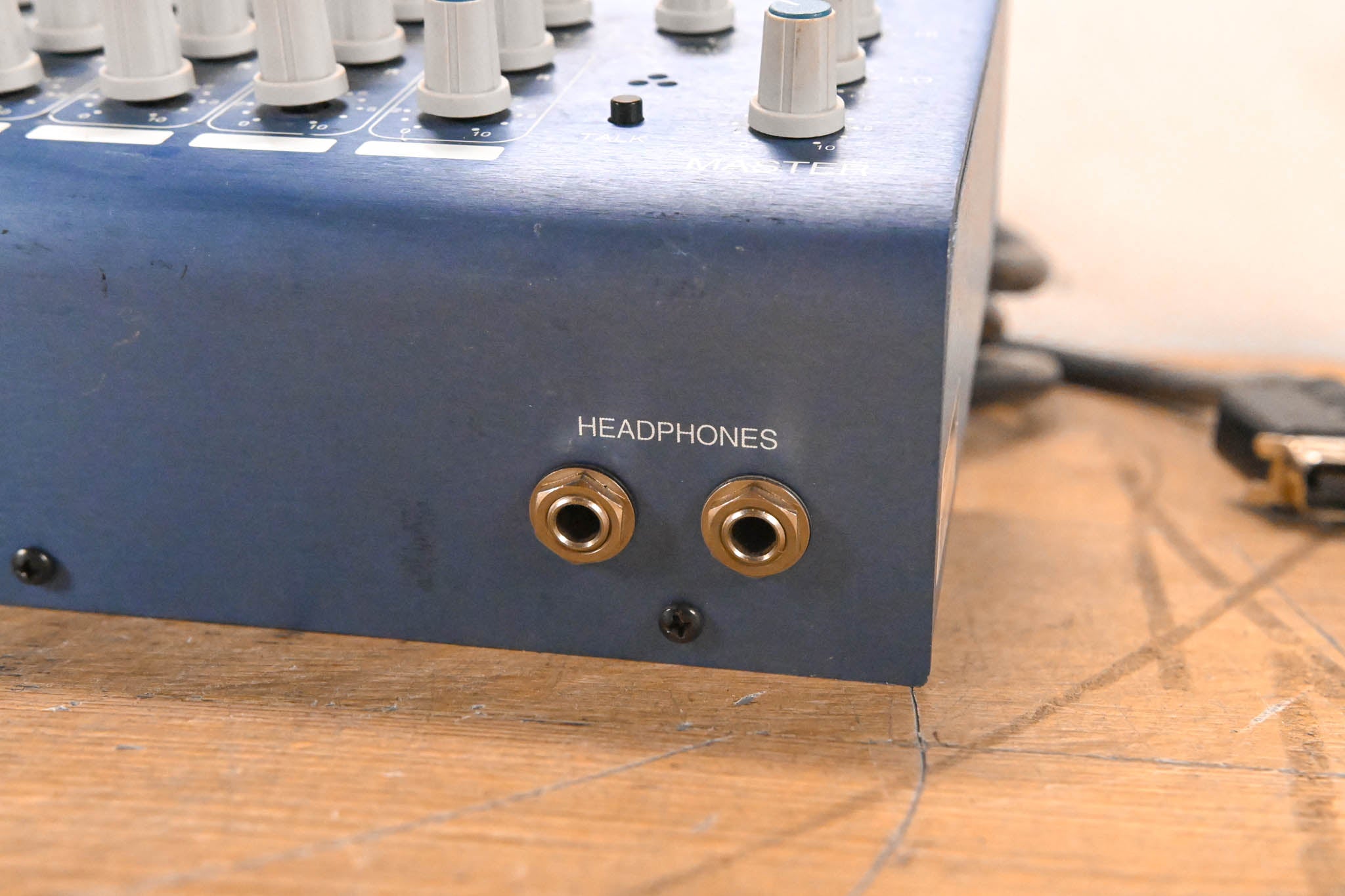 Furman HRM-16 16-Channel Headphone Mixing Station