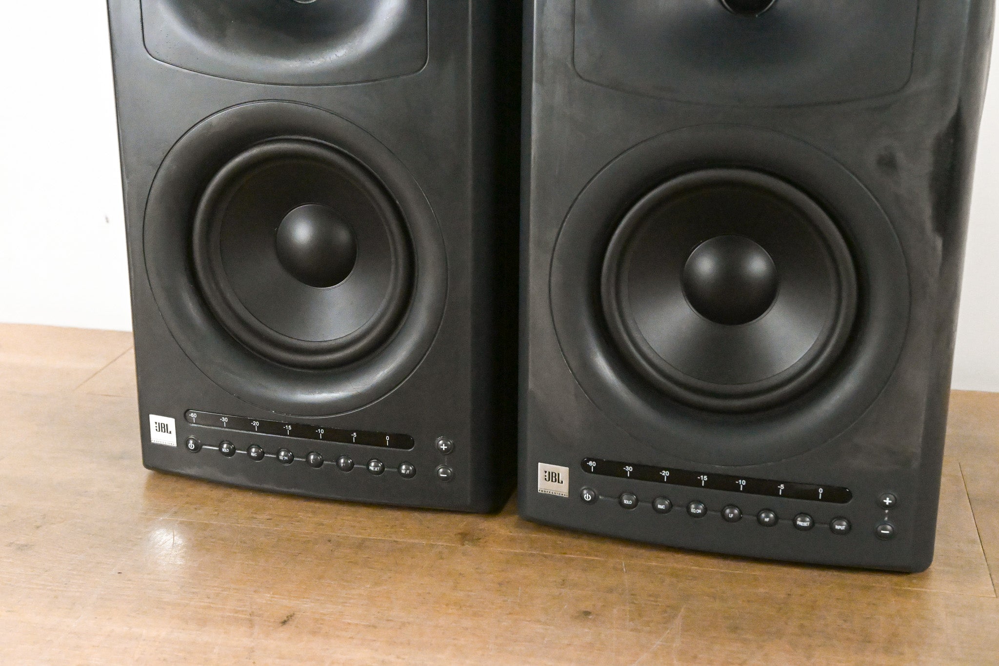 JBL LSR4326P Powered 2-Way 6.25" Bi-Amplified Studio Monitor (PAIR)