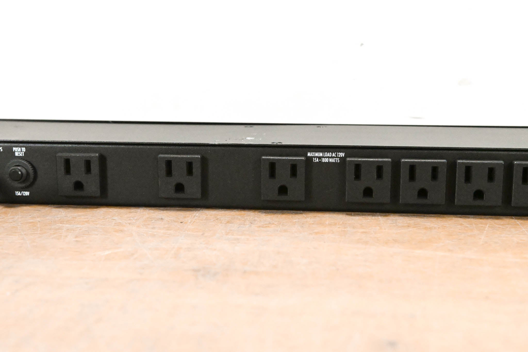 Furman M-8x2 8-Outlet Power Conditioner