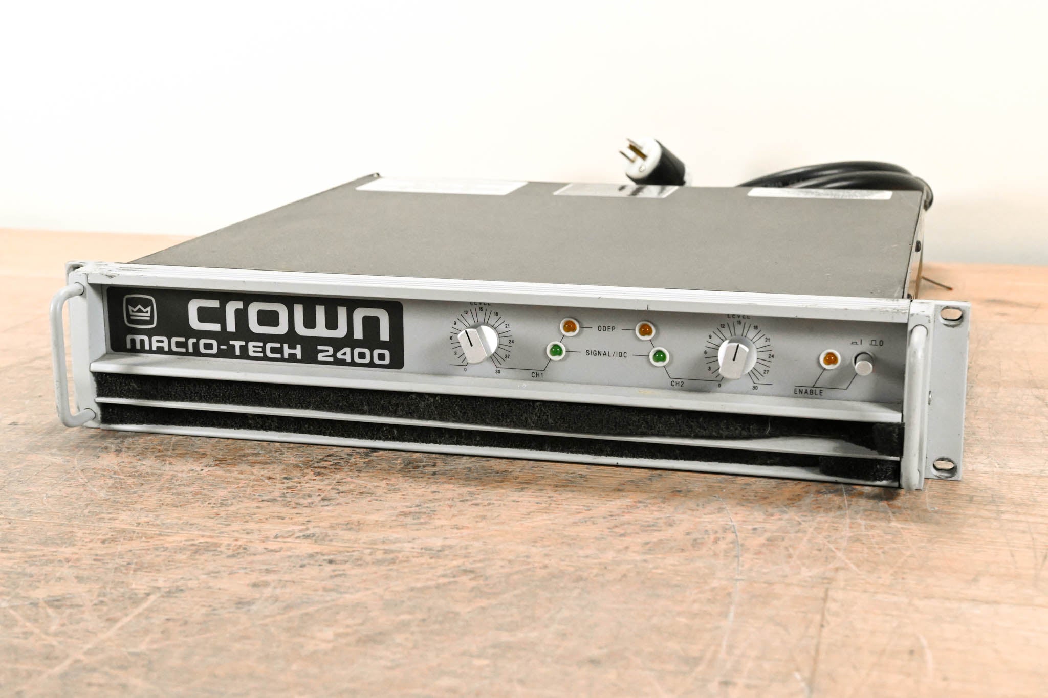 Crown Macro-Tech 2400 2-Channel Power Amplifier