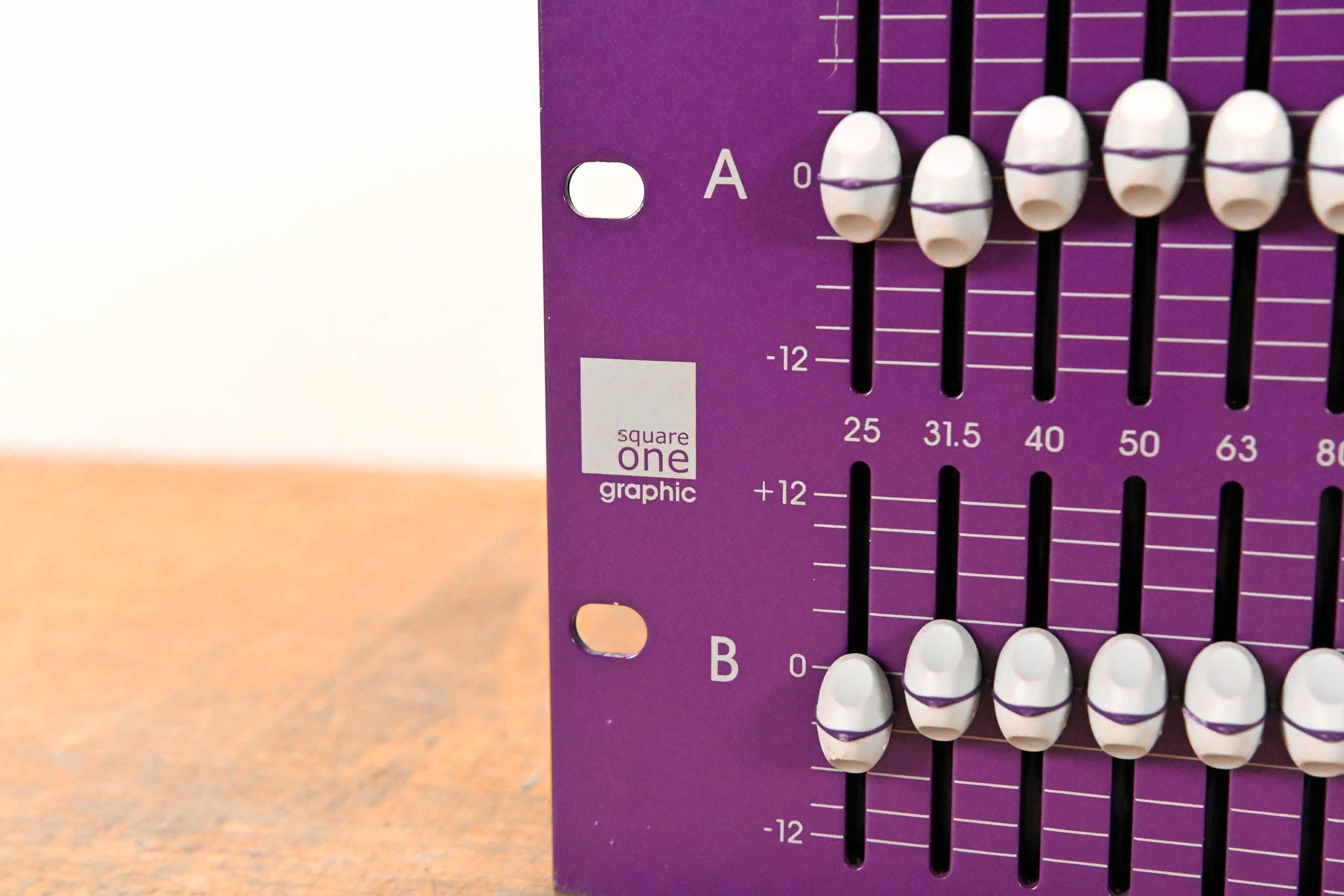 Klark Teknik SQ1G Square ONE Graphic 2-Channel 30-Band Graphic Equalizer