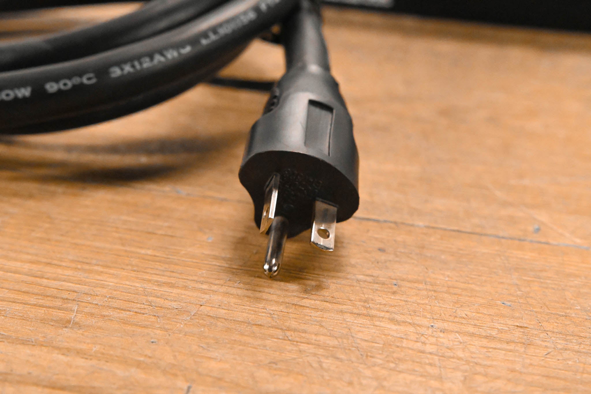 Crown Macro-Tech 2402 2-Channel Power Amplifier