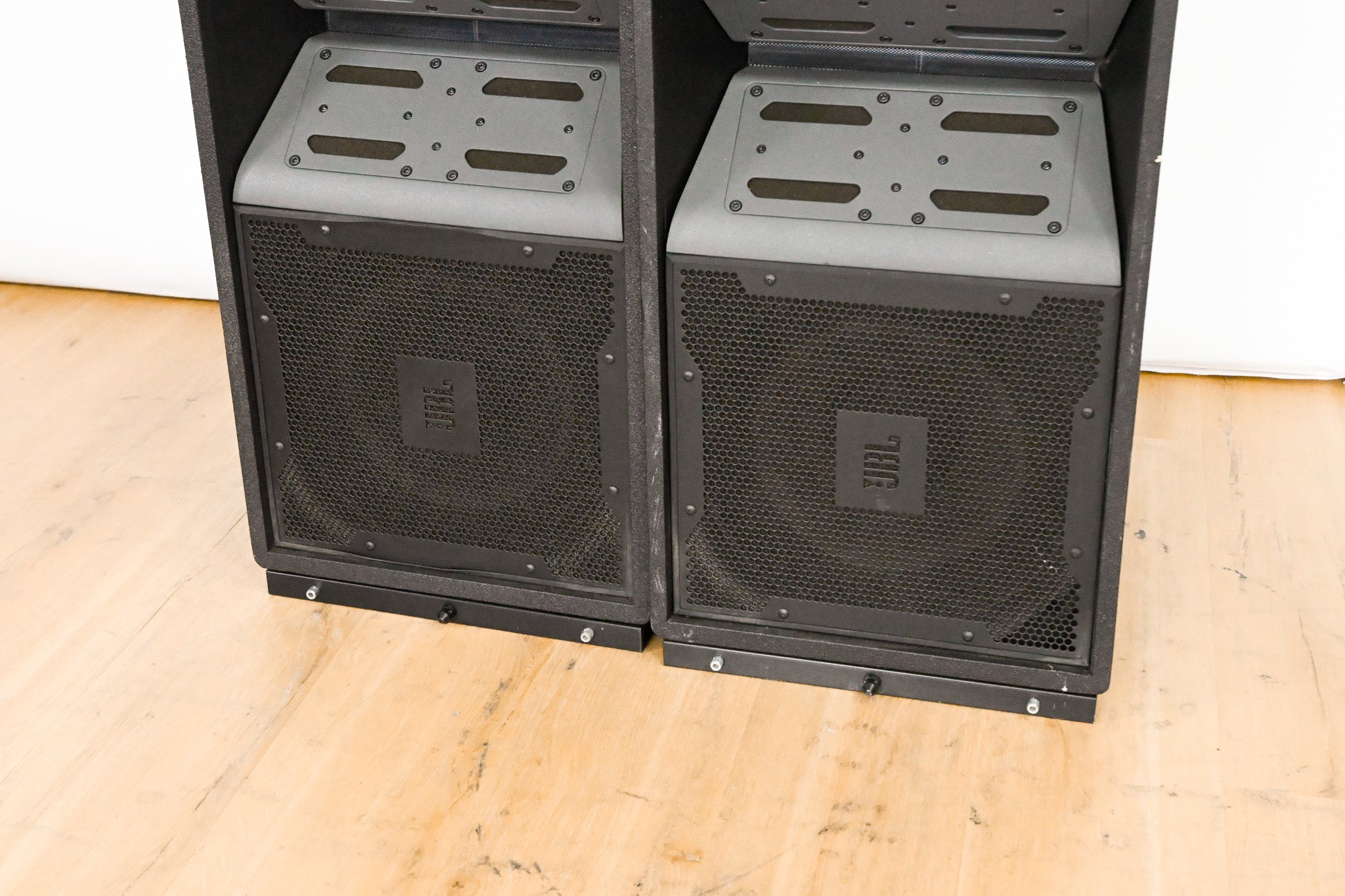 JBL VT4888DP Powered 3-Way Line Array Speaker (PAIR)
