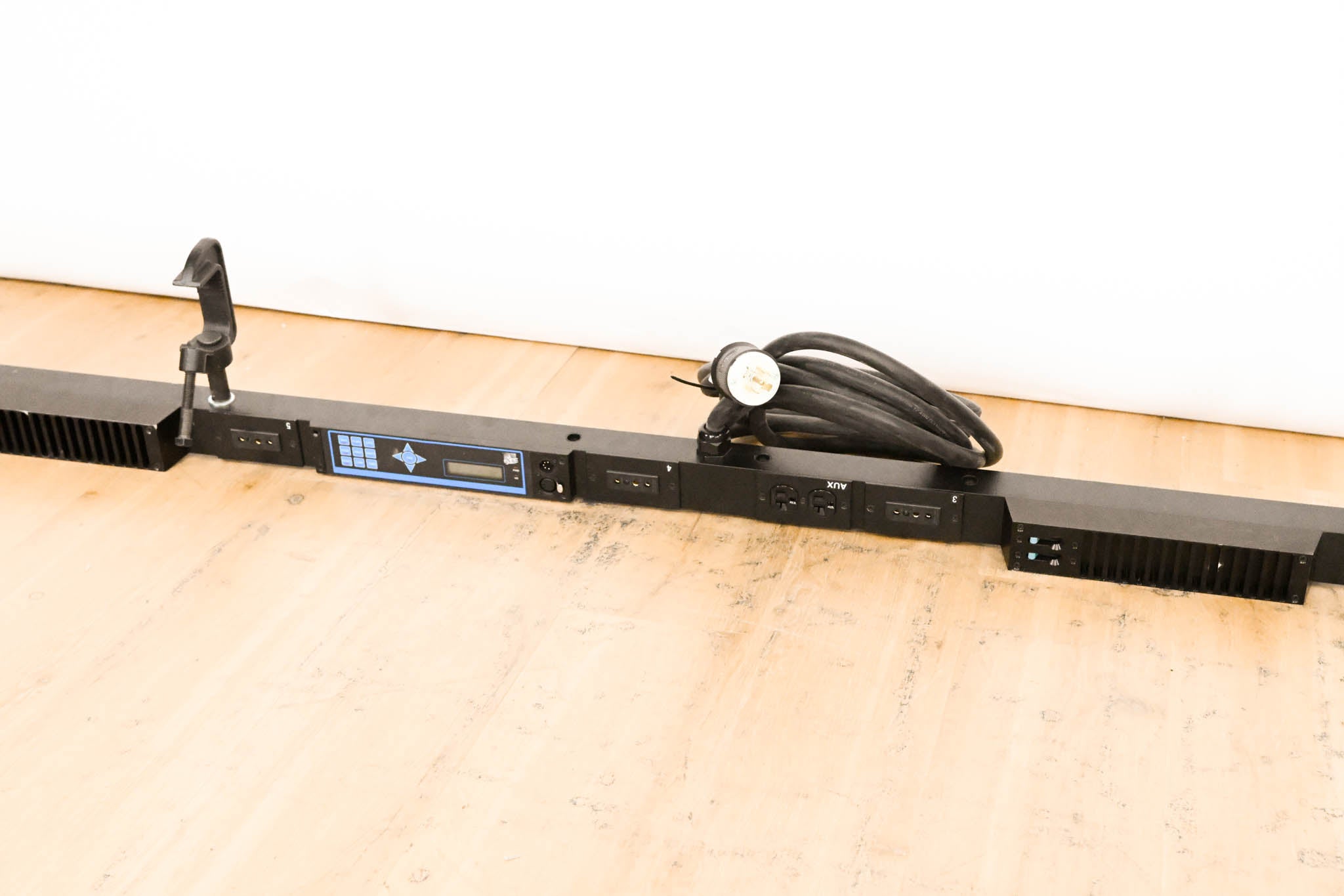 ETC SB6-10M 6 x 10A (1200W) SmartBar with Stage Pin Connectors