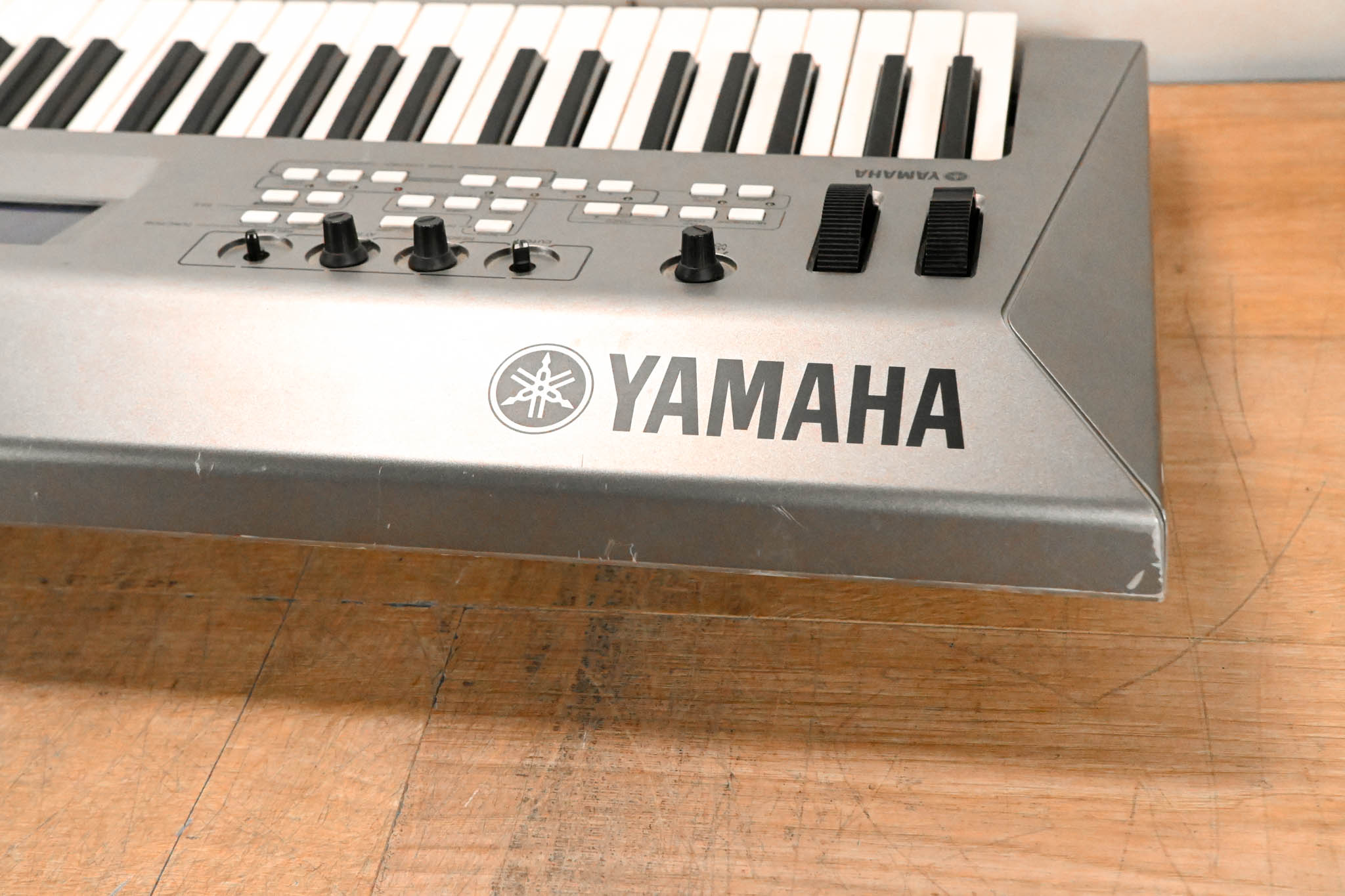 Yamaha MM6 61-Key Synthesizer Keyboard (NO POWER SUPPLY)