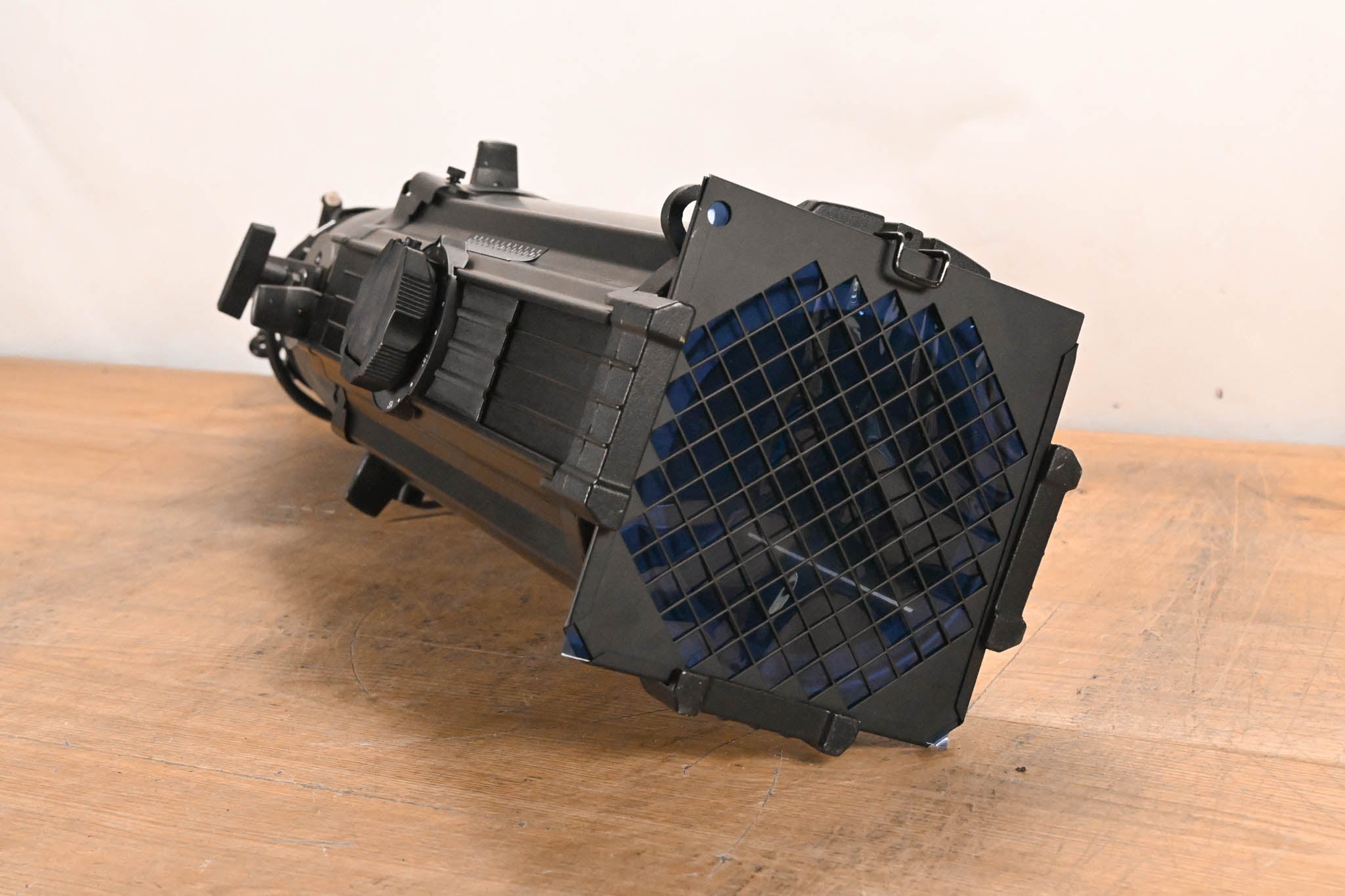 ETC Source Four Zoom 15-30 Degree 750 Ellipsoidal Light