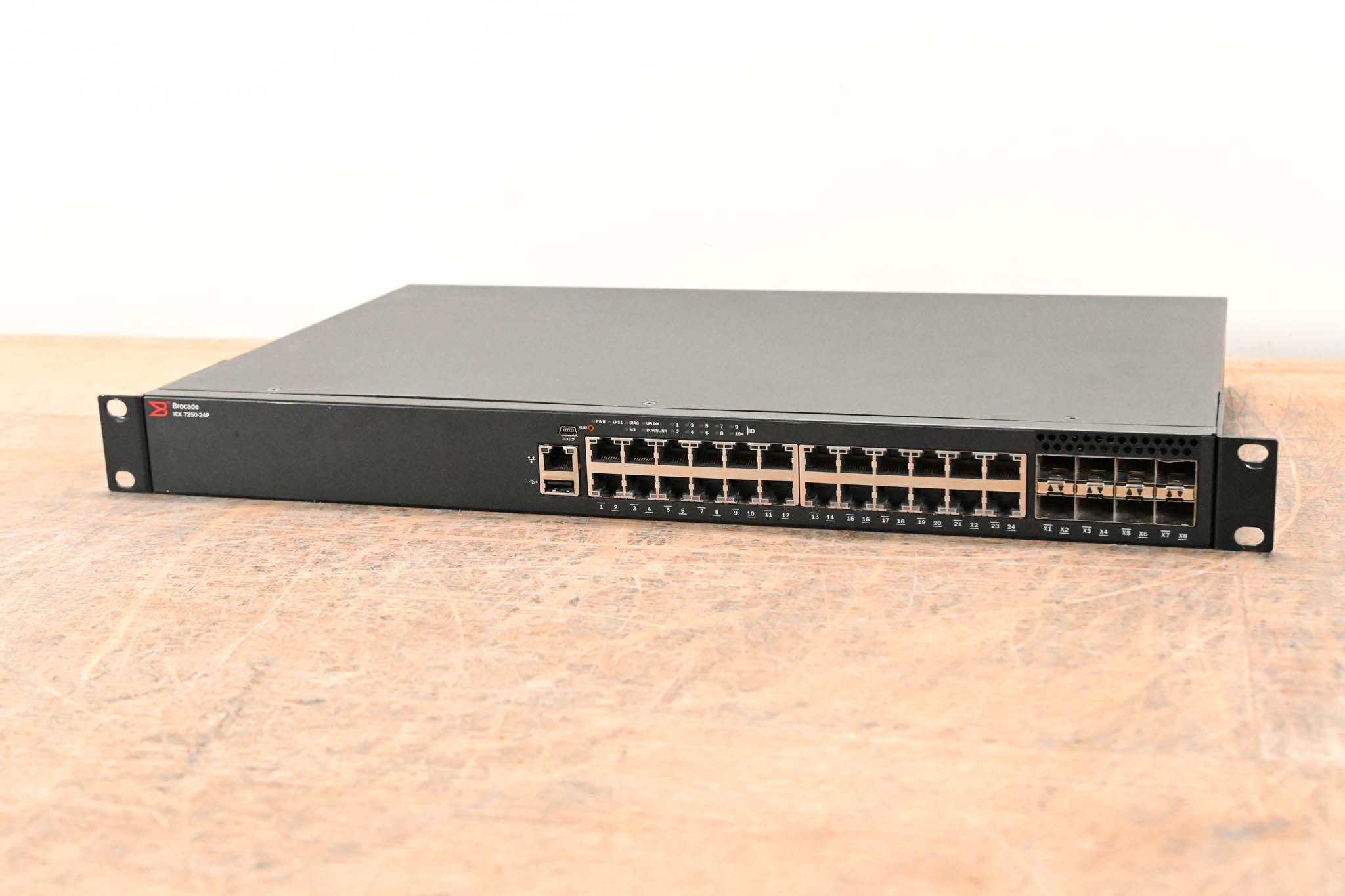 Brocade ICX 7250-24P-2X10G 10/100/1000 24-Port PoE+ Switch