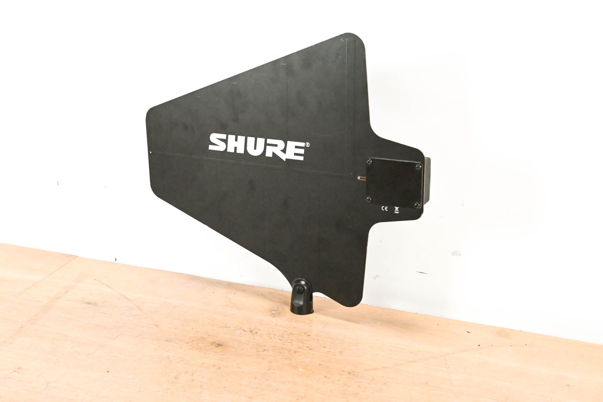 Shure UA874US Active Directional Antenna - 470-698 MHz