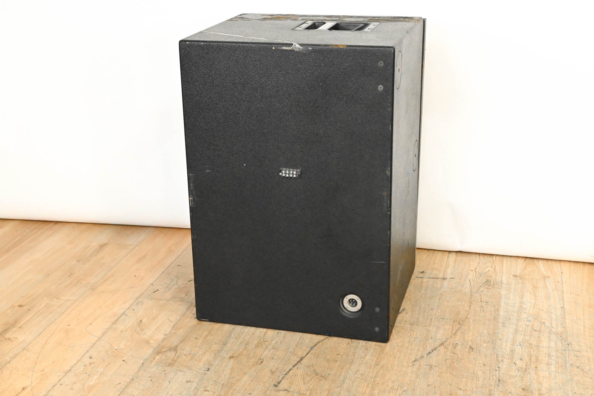 Meyer Sound UltraSeries USW-1 Dual 15" Passive Subwoofer