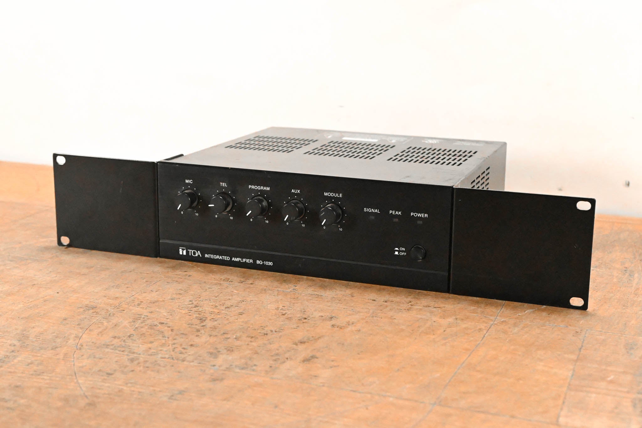 TOA BG-1030 5-Channel Mixer/Amplifer