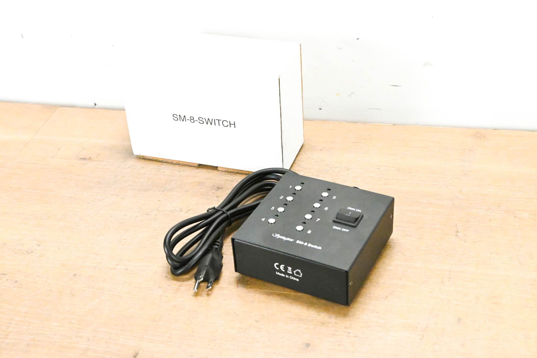 Springtree SM-8-Switch | DMX Desk Station