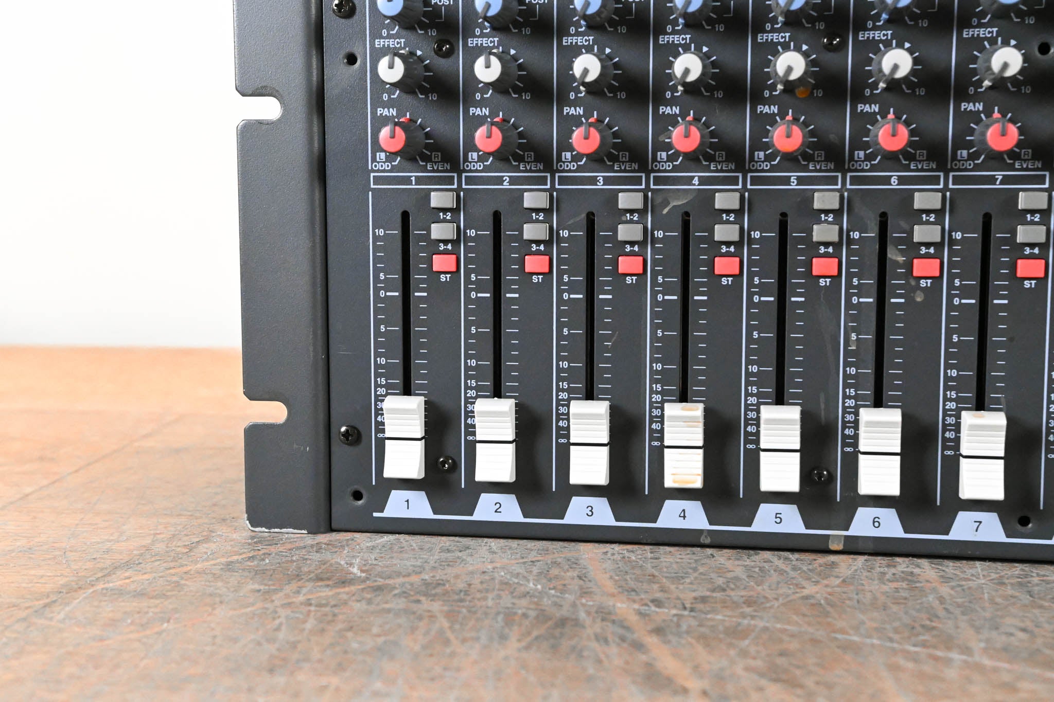 Yamaha MV12/6 12-Channel Rackmount Mixer