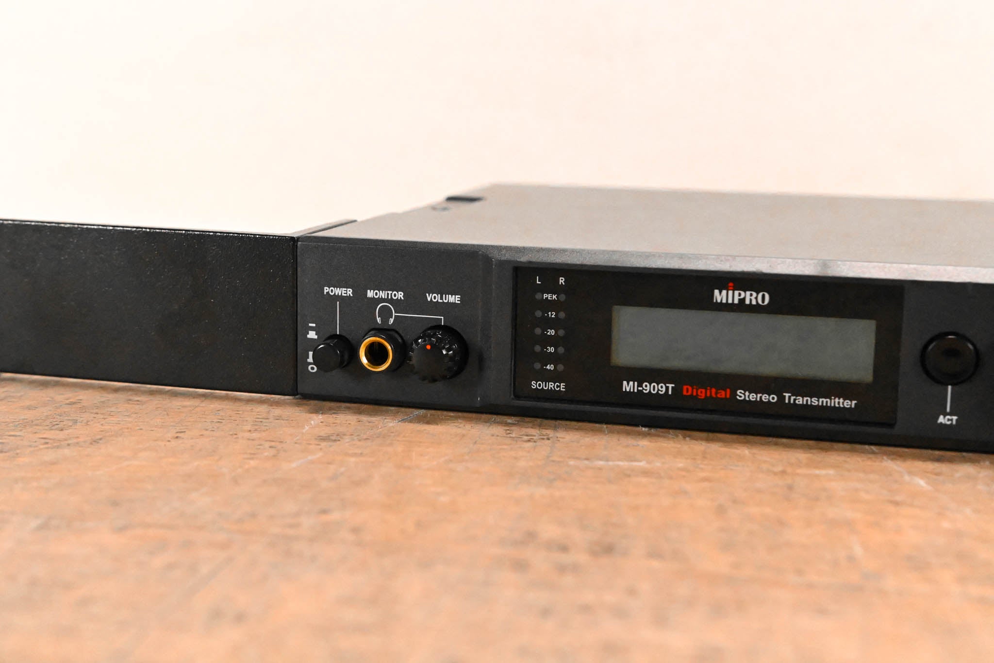 Mipro MI-909T UHF Digital Stereo Transmitter - 5E Band (NO POWER SUPPLY)