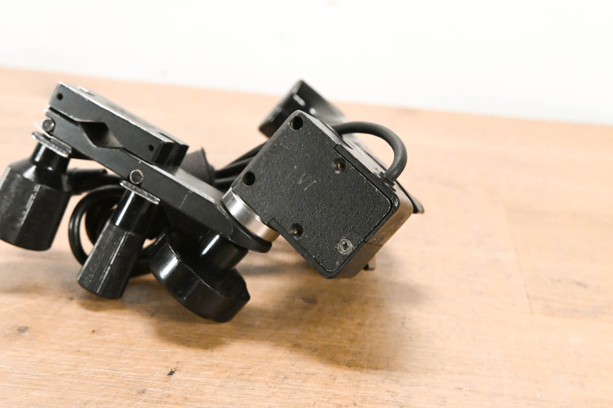 Fujinon SRD-51B Zoom Controller with MCA-1A Mounting Clamp