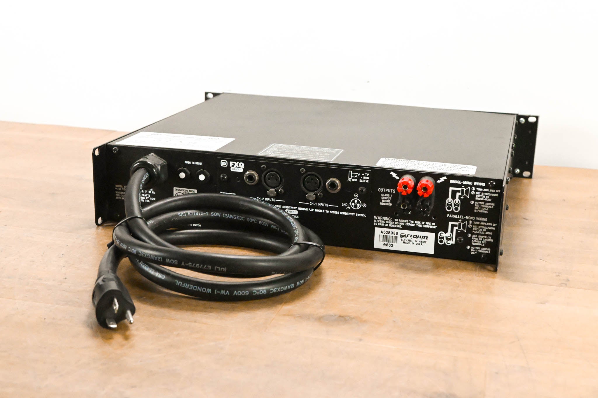 Crown Macro-Tech 2402 2-Channel Power Amplifier