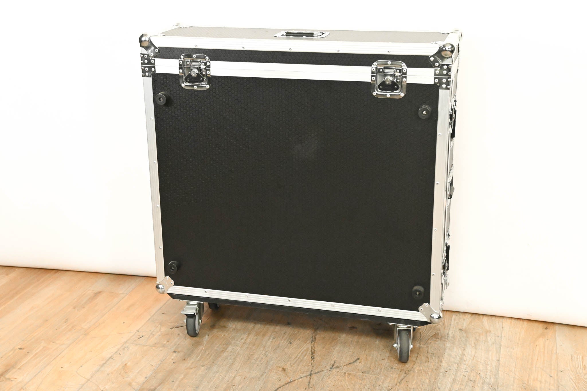 Yamaha TF5 32-Input Digital Mixing Console with Road Case