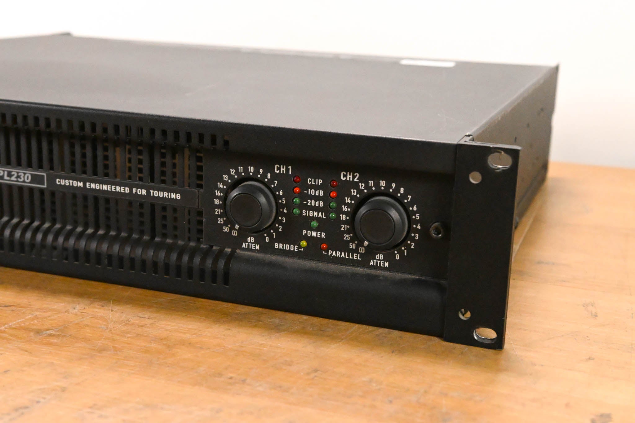 QSC PL230 PowerLight 2 Series 2-Channel 1500W Power Amplifier