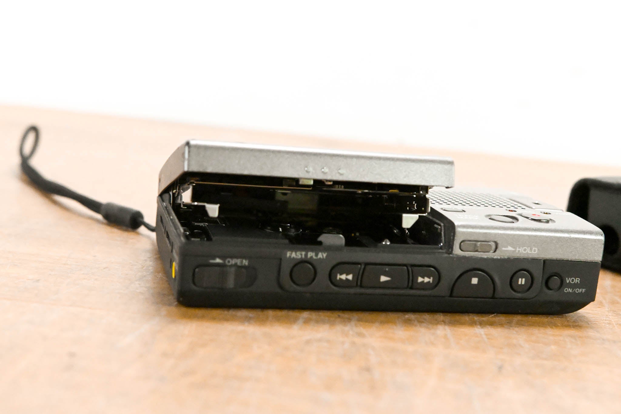 Sony MZ-B3 Portable MiniDisc Recorder (NO POWER SUPPLY)