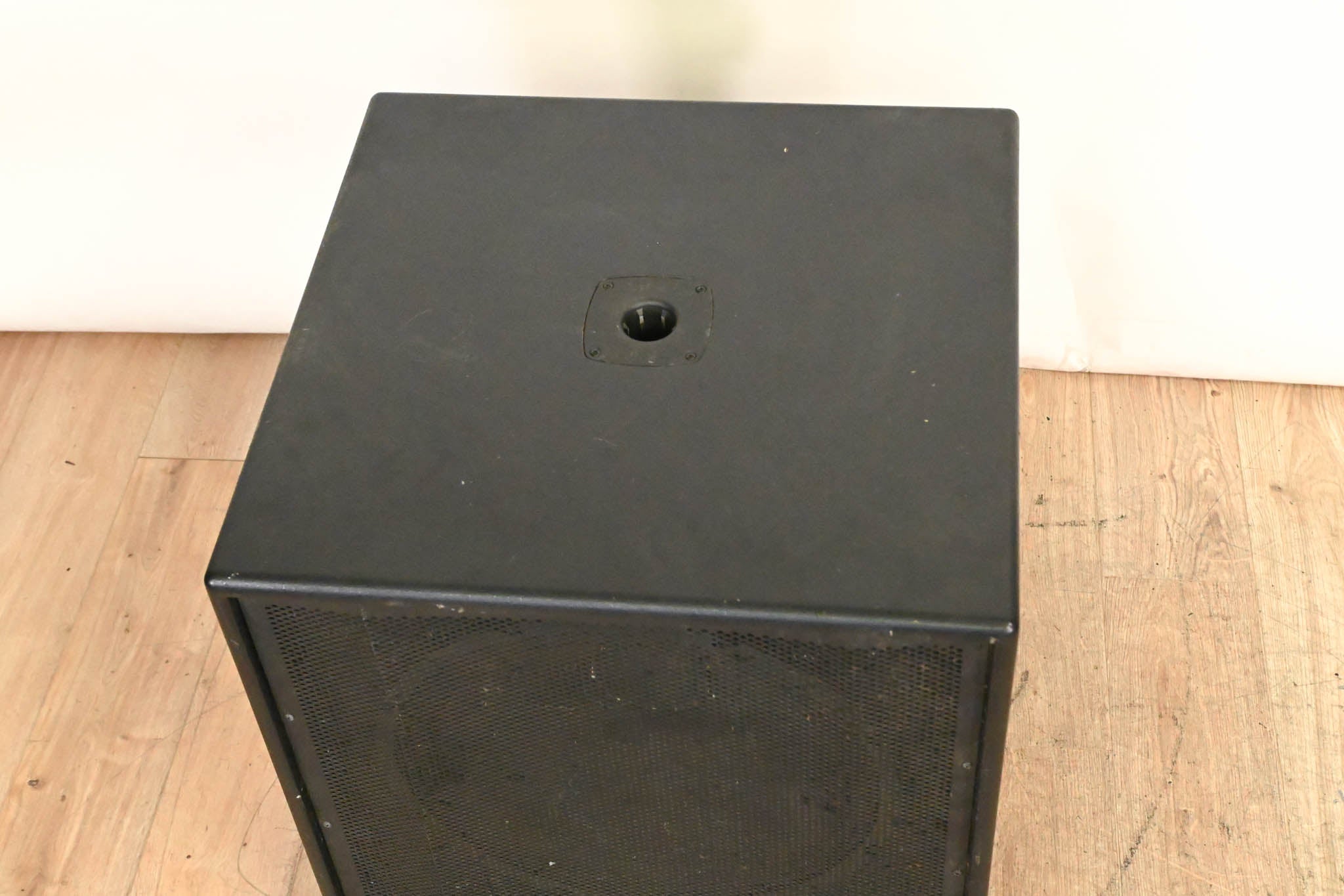 QSC HPR181W 18" Powered Subwoofer