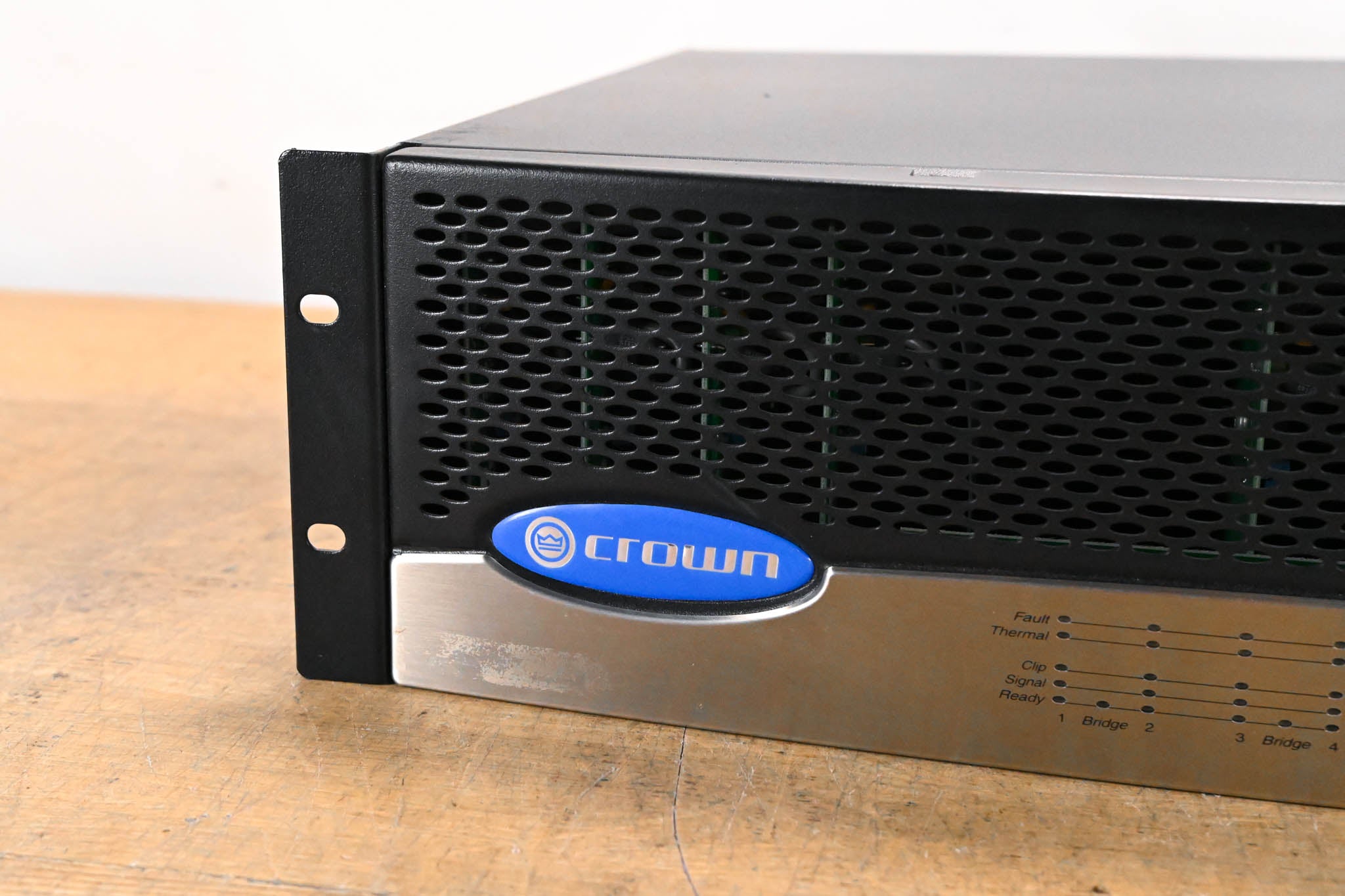 Crown CTs 8200 200W 8-Channel Power Amplifier