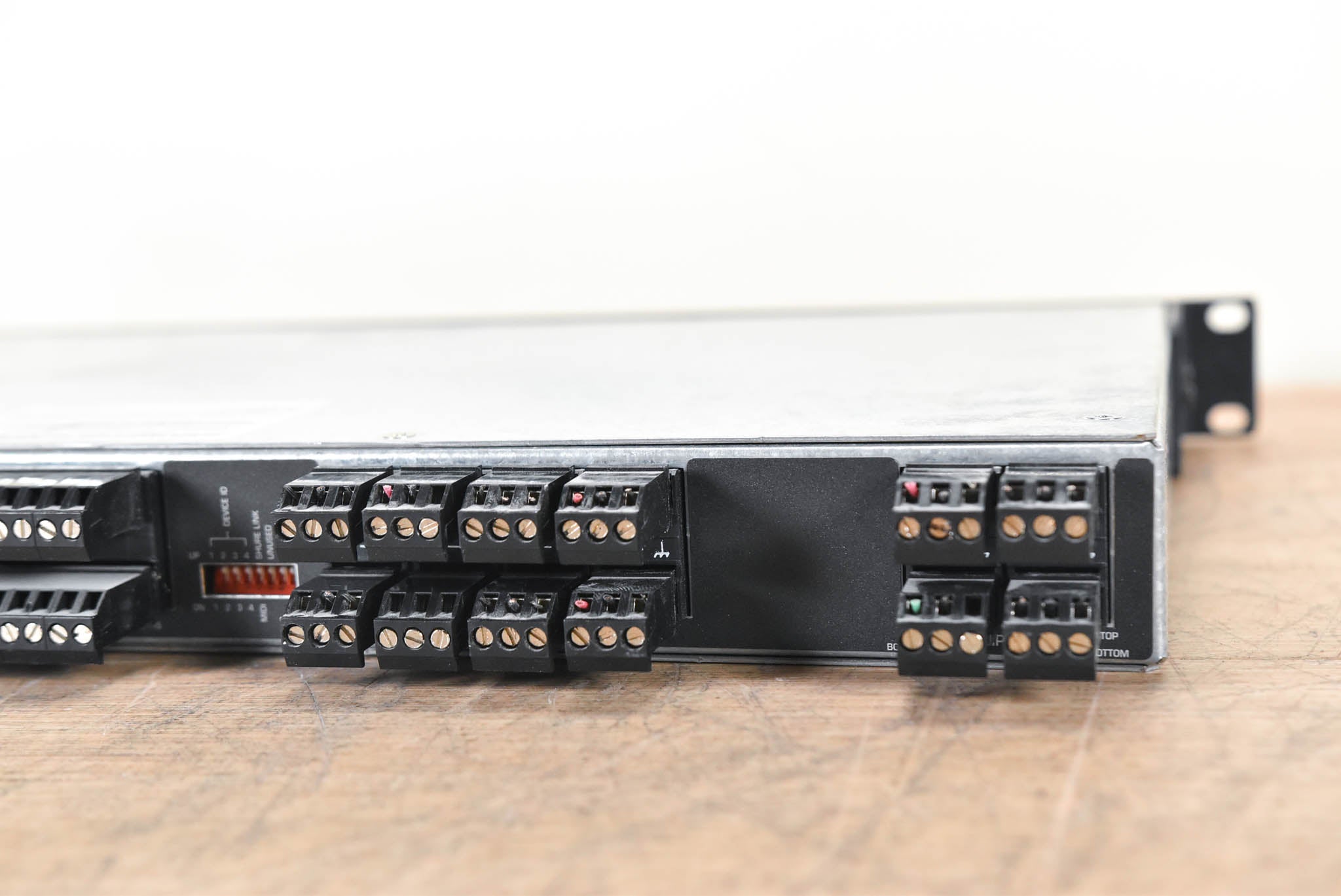 Shure P4800 4x8 Digital Signal Processor