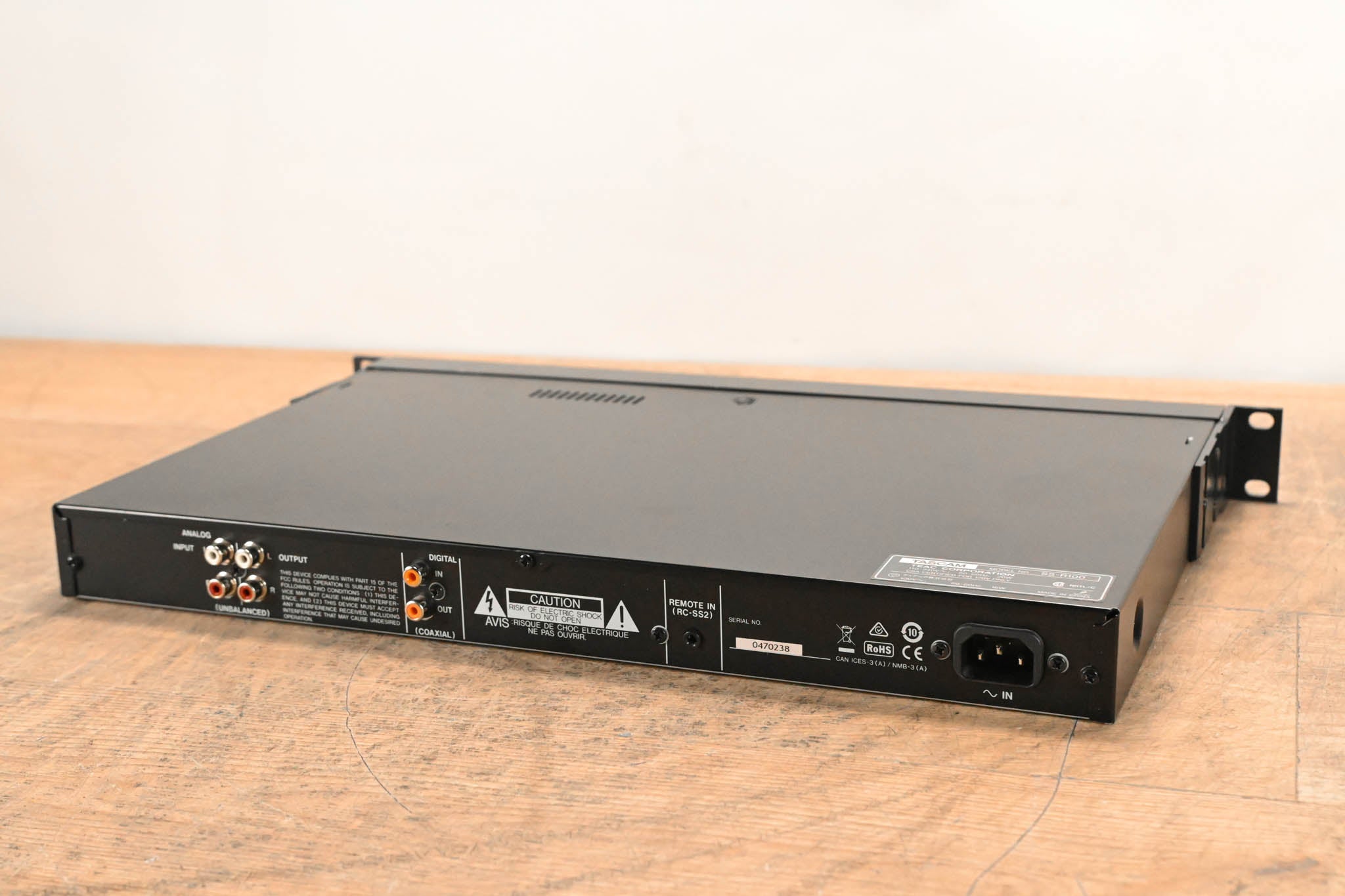 TASCAM SS-R100 Solid State Digital Digital Audio Recorder