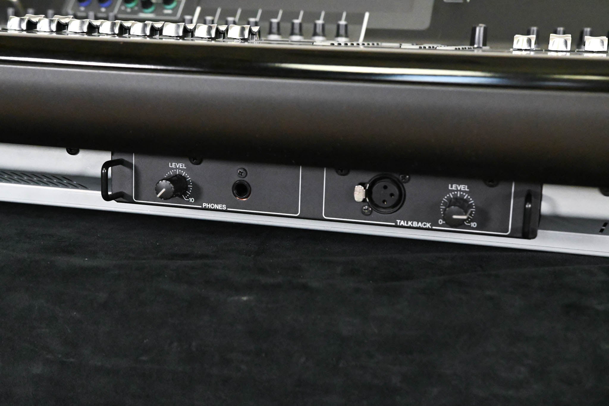 Yamaha CL5 72-Channel Digital Mixing Console