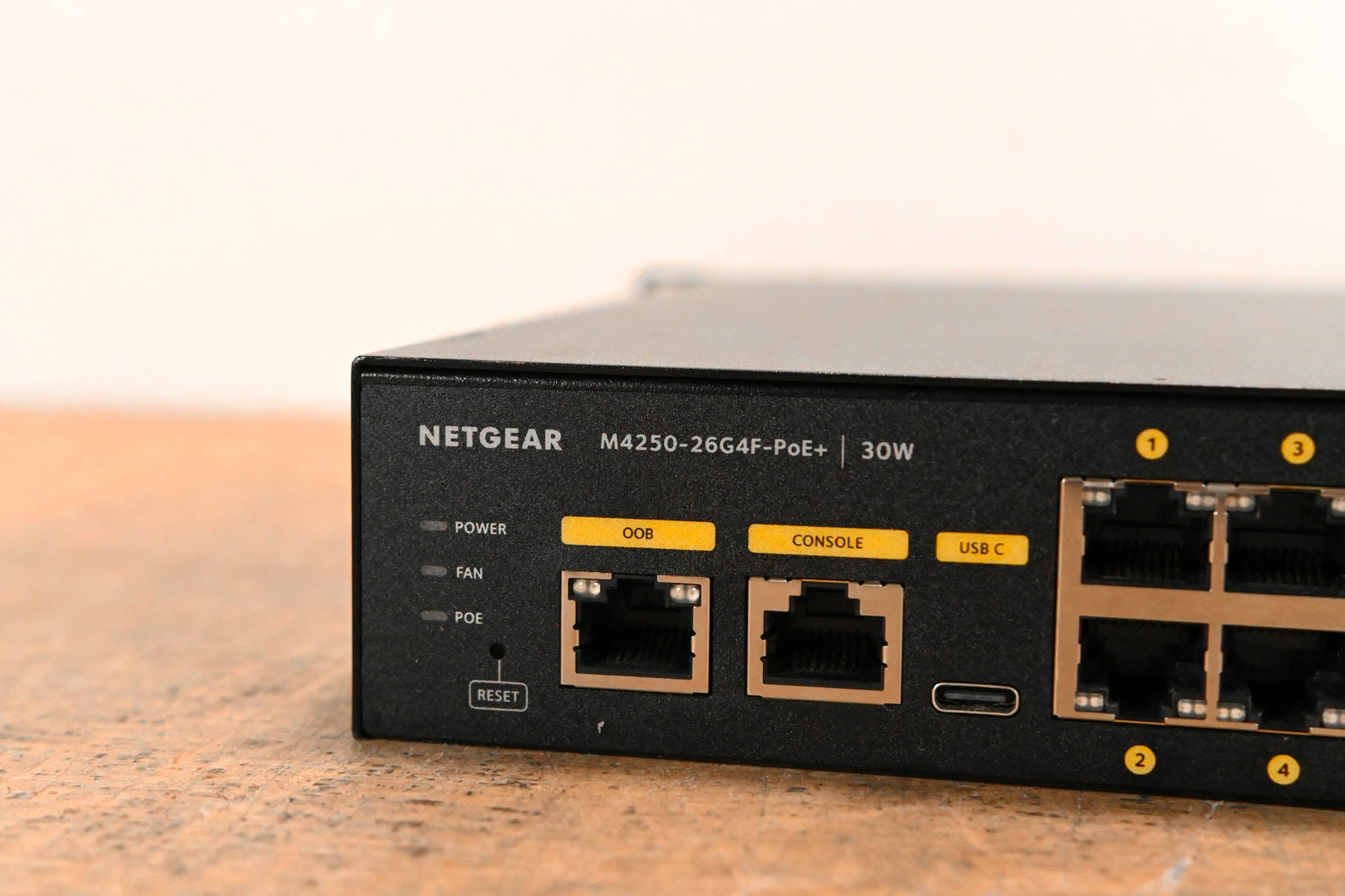 NETGEAR M4250-26G4F-PoE+ AV Line 24x1G PoE+ 300W 2x1G and 4xSFP Switch