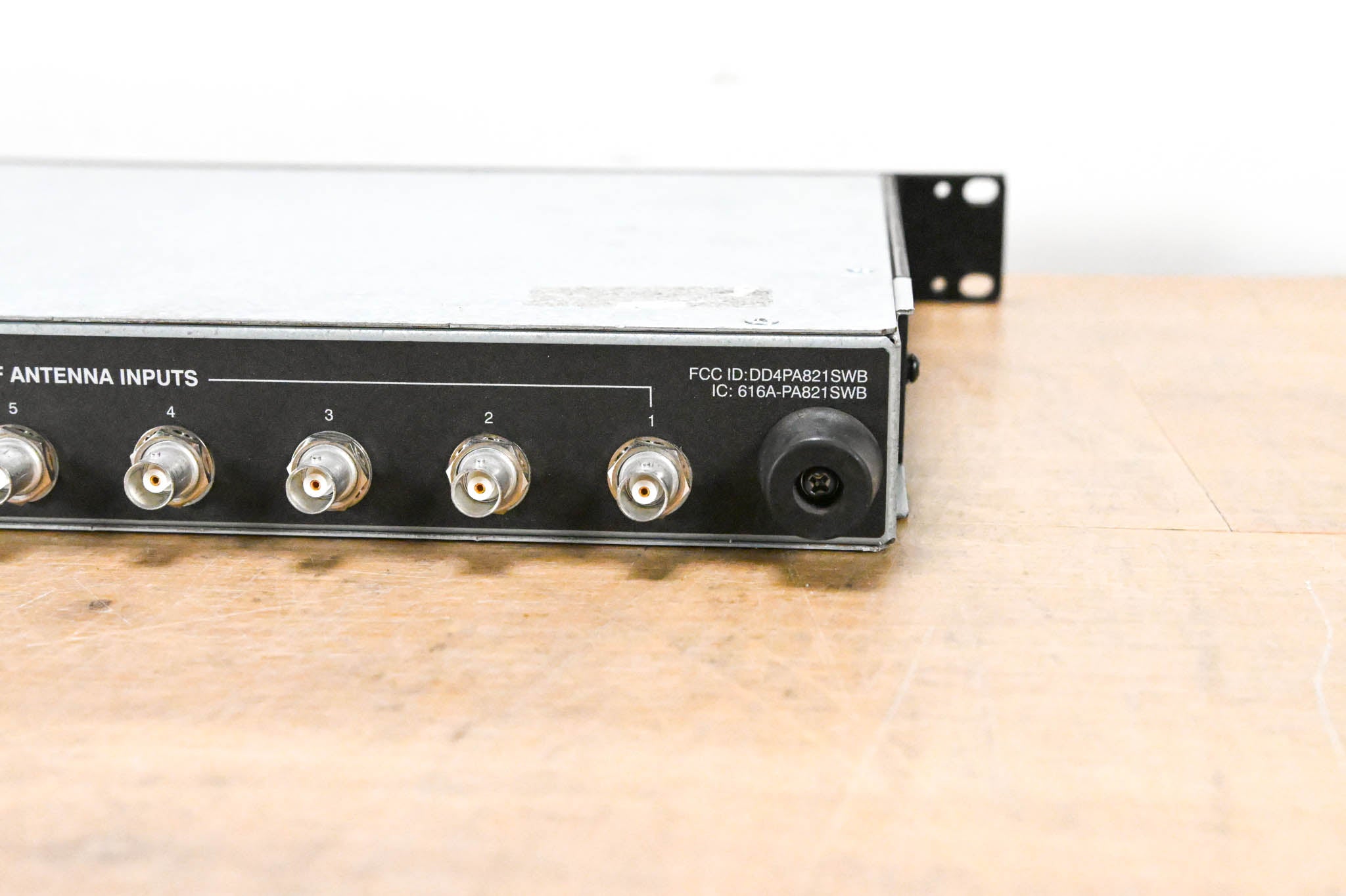 Shure PA821SWB PSM Antenna Combiner - 470-952 MHz