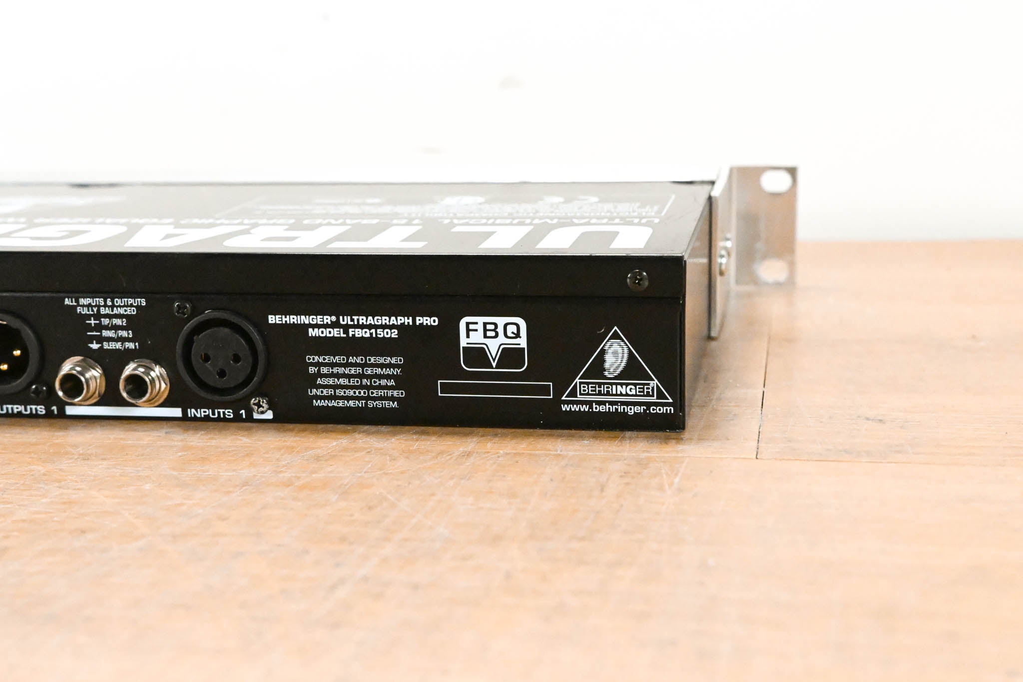 Behringer ULTRAGRAPH PRO FBQ1502 15-Band Stereo Graphic Equalizer