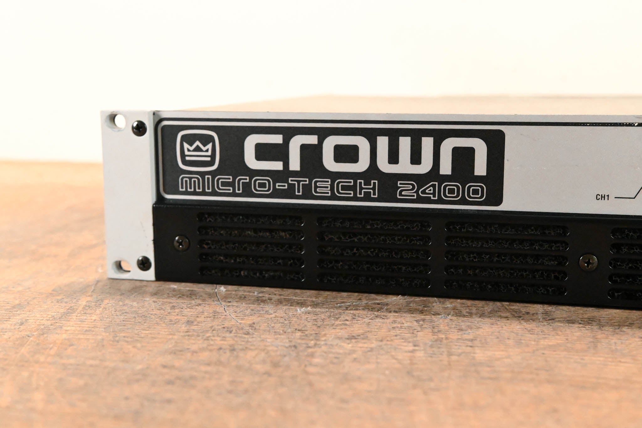 Crown Micro-Tech 2400 2-Channel Power Amplifier