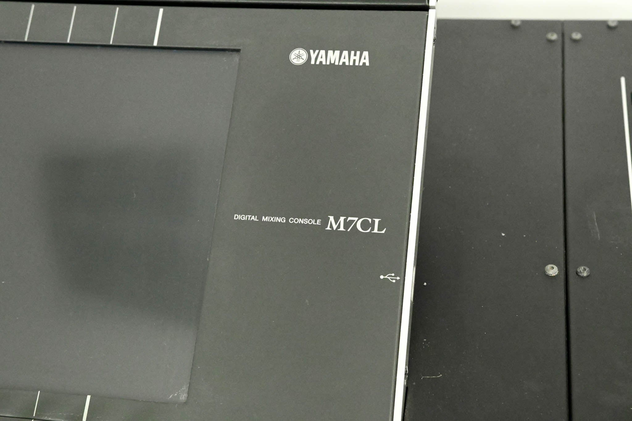 Yamaha M7CL-48 48-Channel Digital Audio Mixing Console