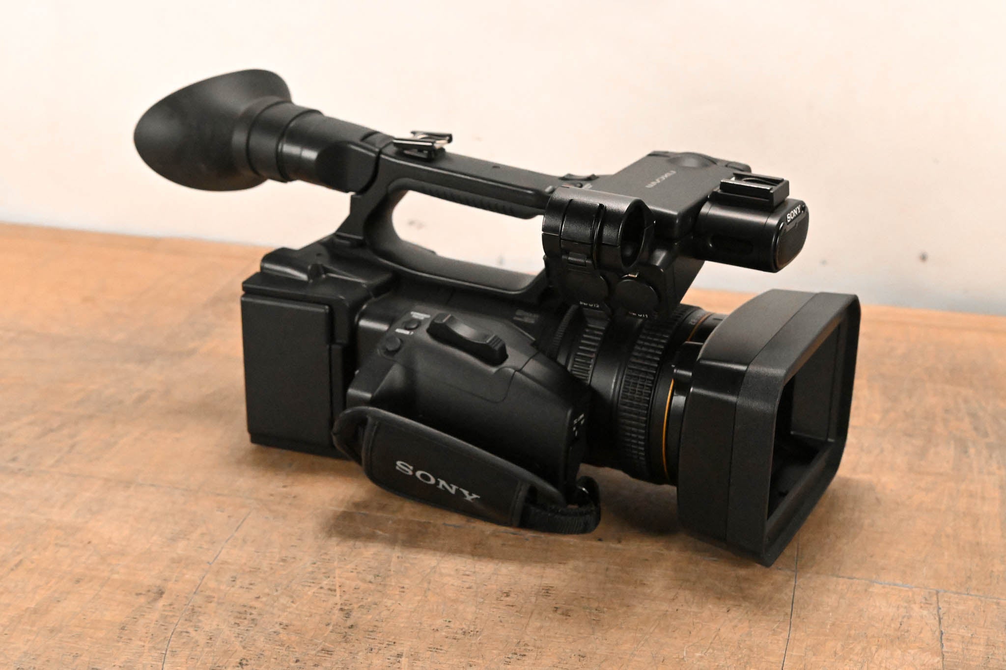 Sony HXR-NX5U NXCAM Professional Camcorder