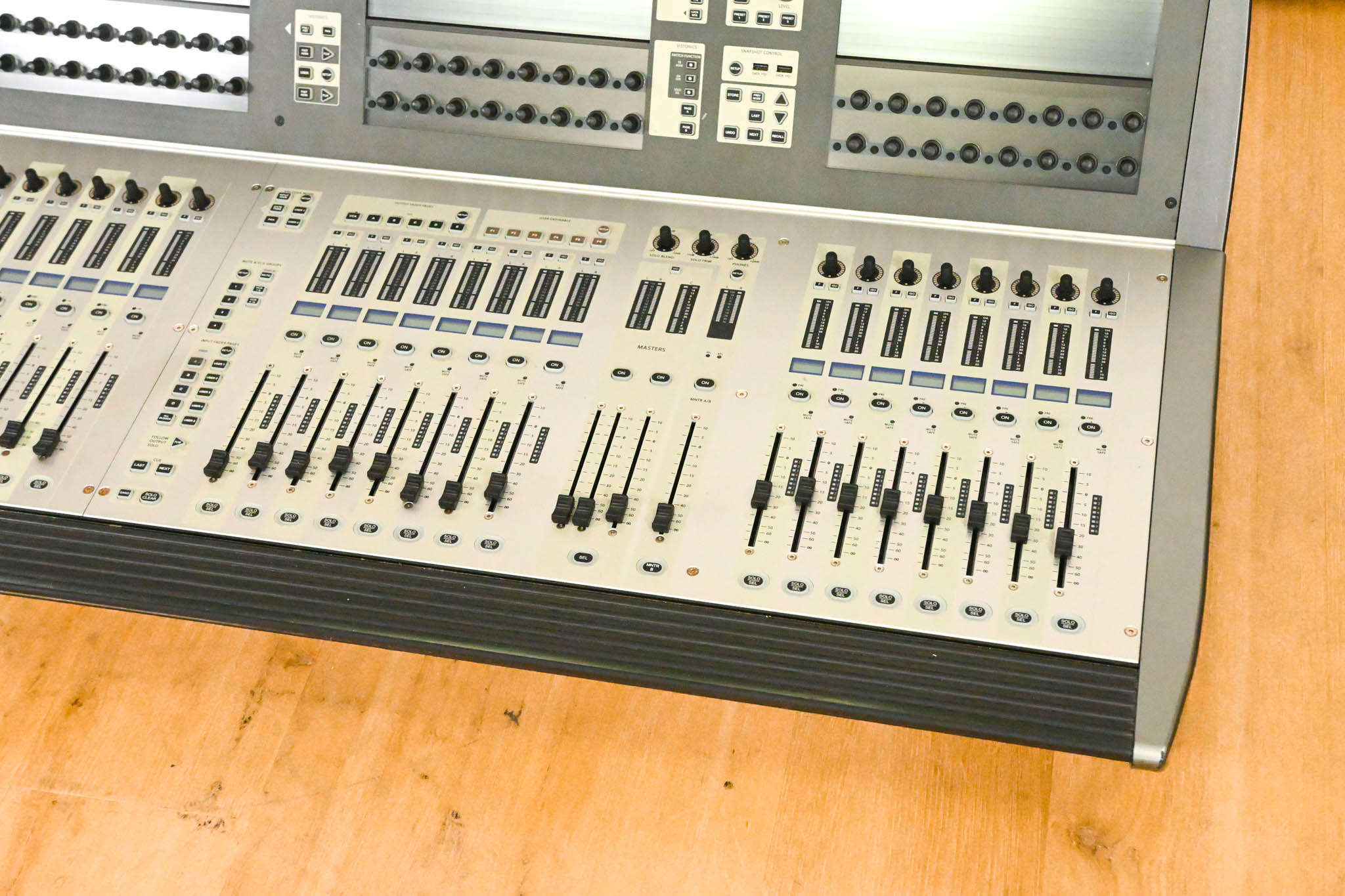Soundcraft Vi3000 64-Channel Digital Mixing Console