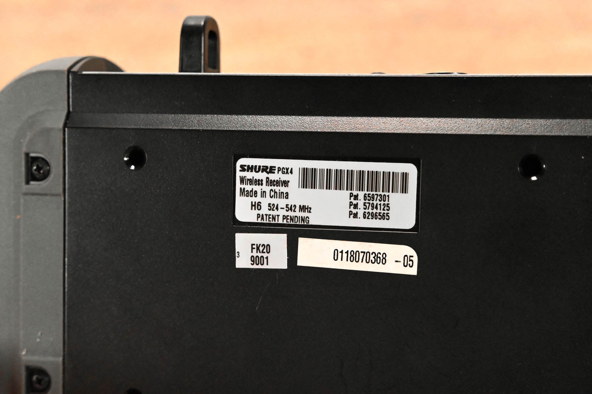 Shure PGX4 Wireless Diversity Receiver - H6 Band: 524-542 MHz (NO