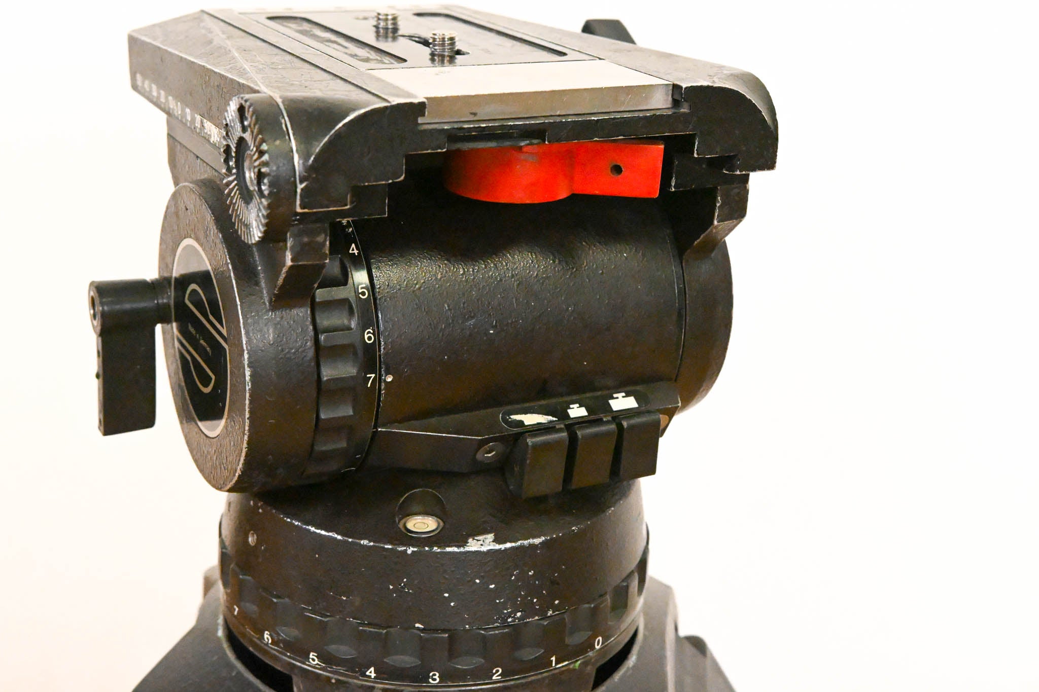Sachtler 100mm Fluid Head w/ 5151 1-Stage Aluminum Tripod & Spreader