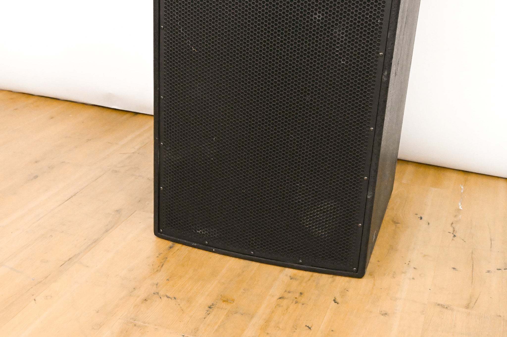 EAW SB625zP Dual 15-inch Subwoofer