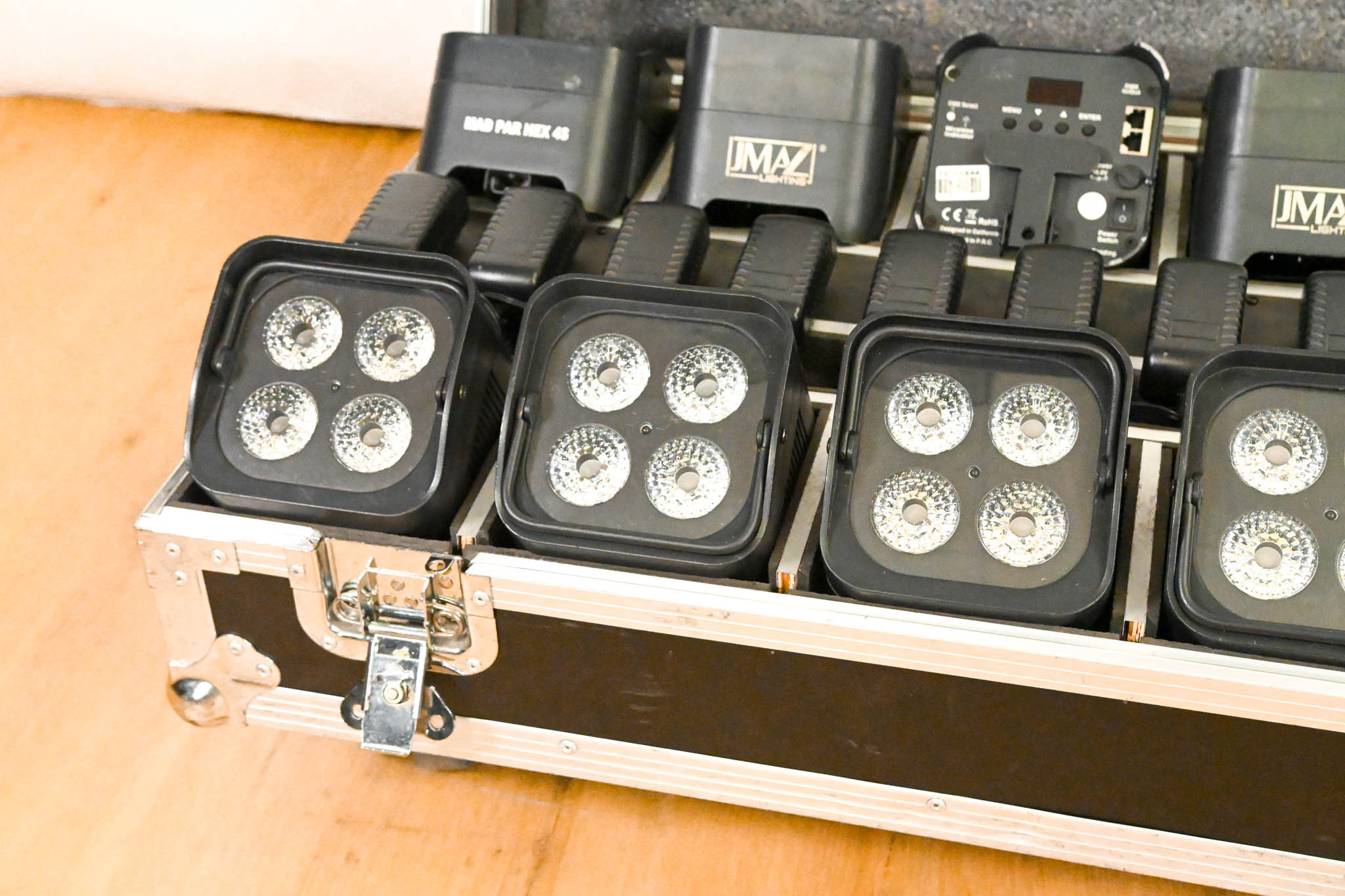 JMAZ Lighting MAD PAR HEX 4S Battery LED Uplight Kit w/ Charging Case