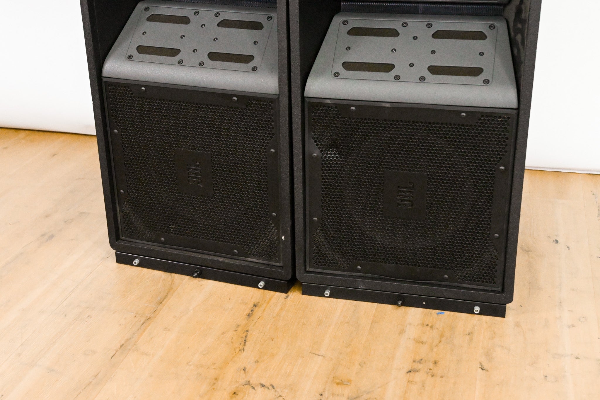 JBL VT4888DP Powered 3-Way Line Array Speaker (PAIR)