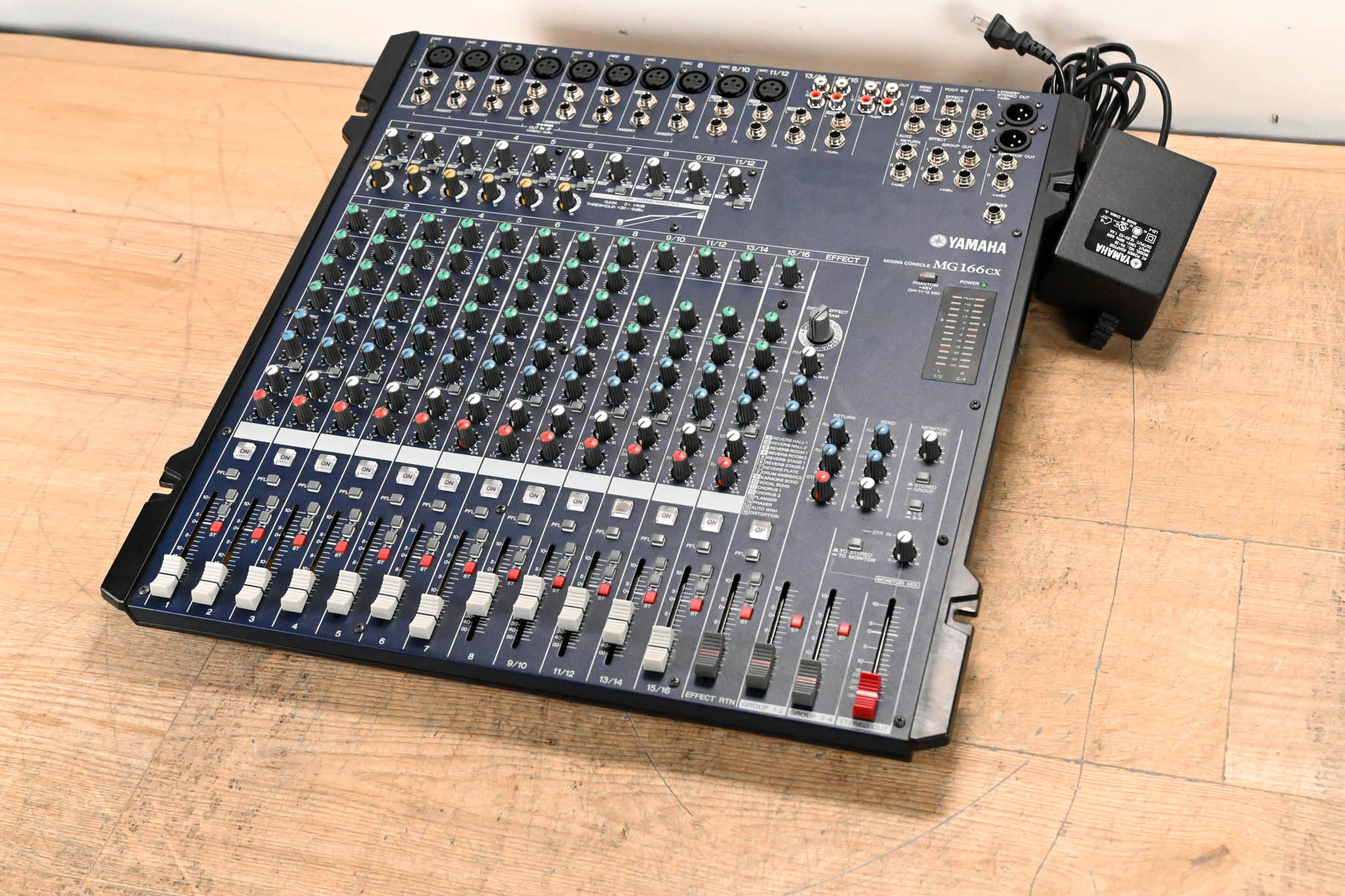 Yamaha MG166CX 16-Channel, 6-Bus Analog Mixer