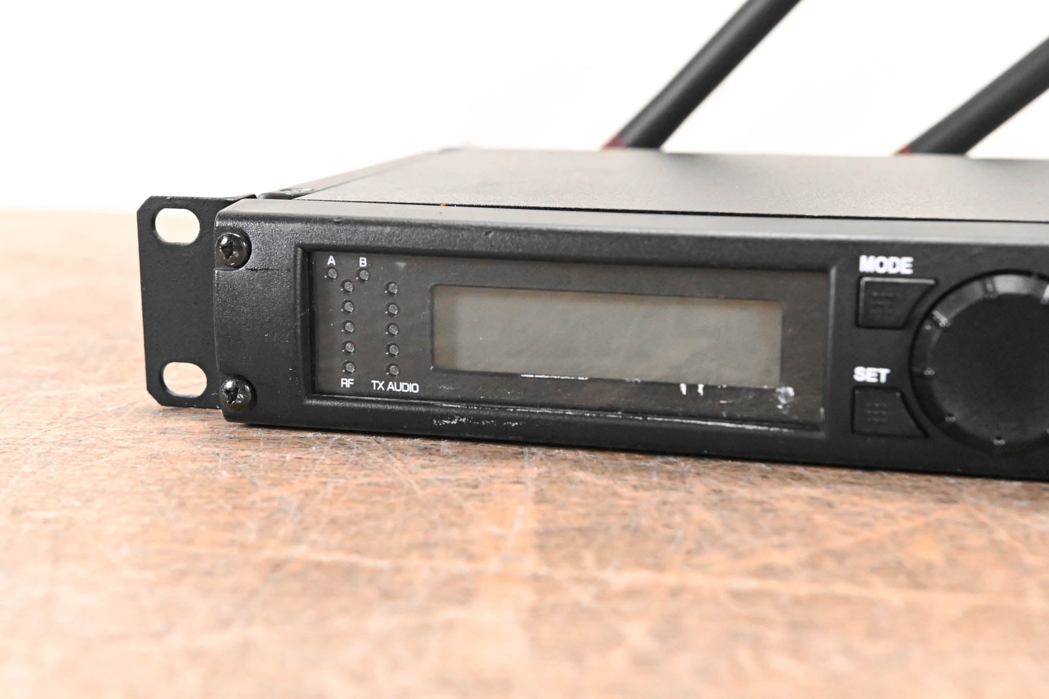 Shure ULXP24/BETA58 Handheld Wireless System - J1 Band: 554-590 MHz