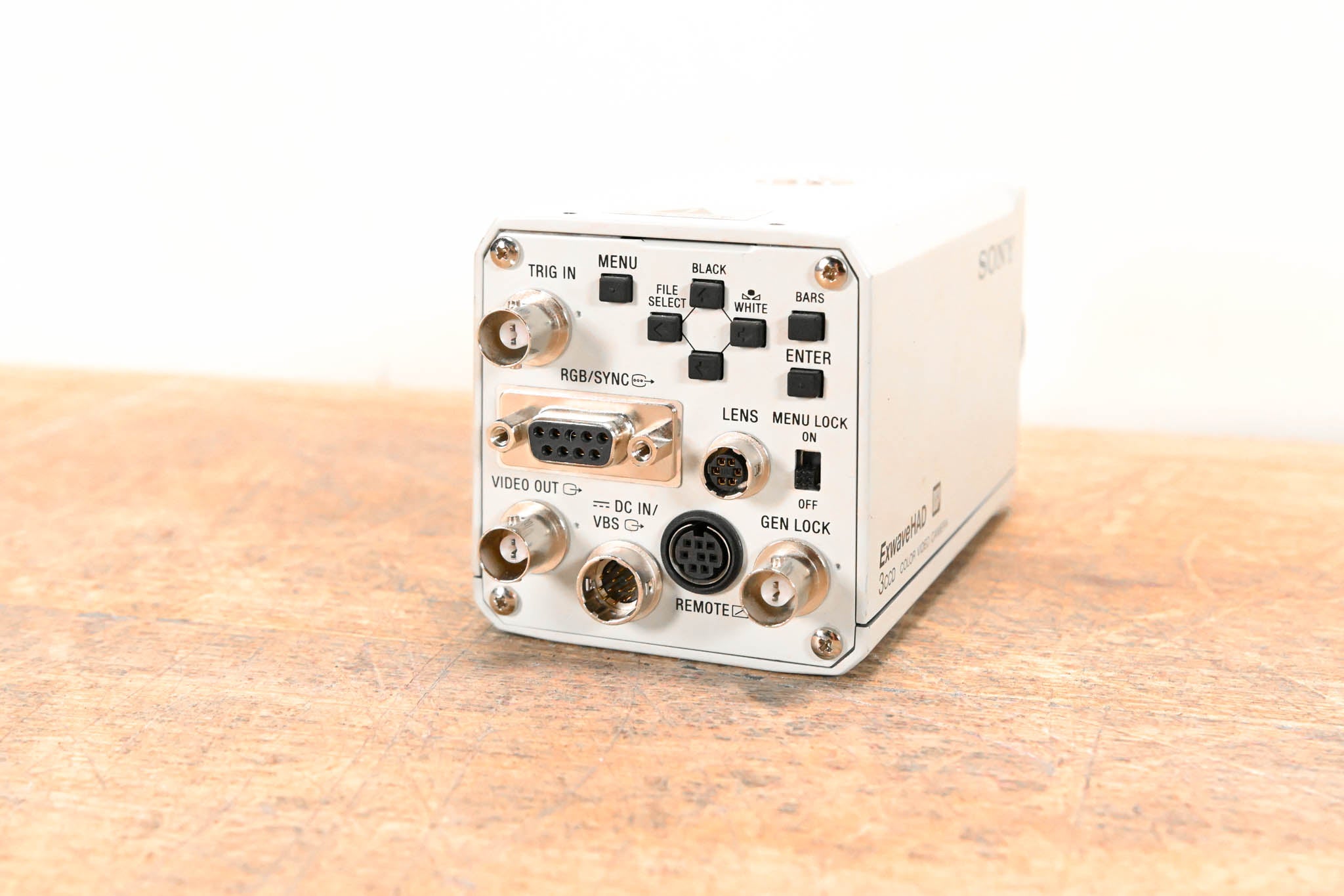 Sony DXC-990 1/2-Inch 3-CCD Color Video Camera CG005CV