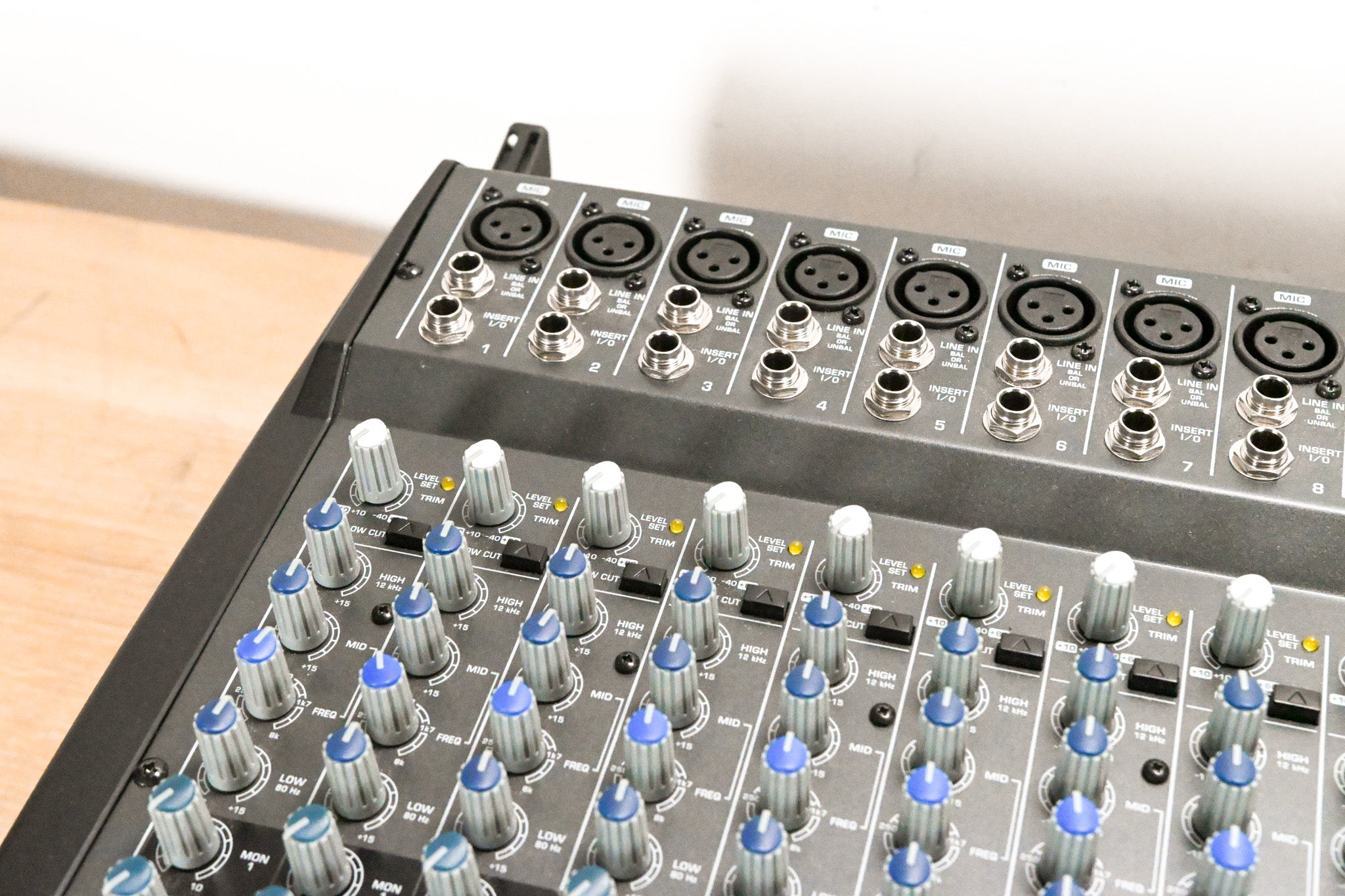 Behringer EuroPower PMP5000 1200W 20-Channel Powered Mixer