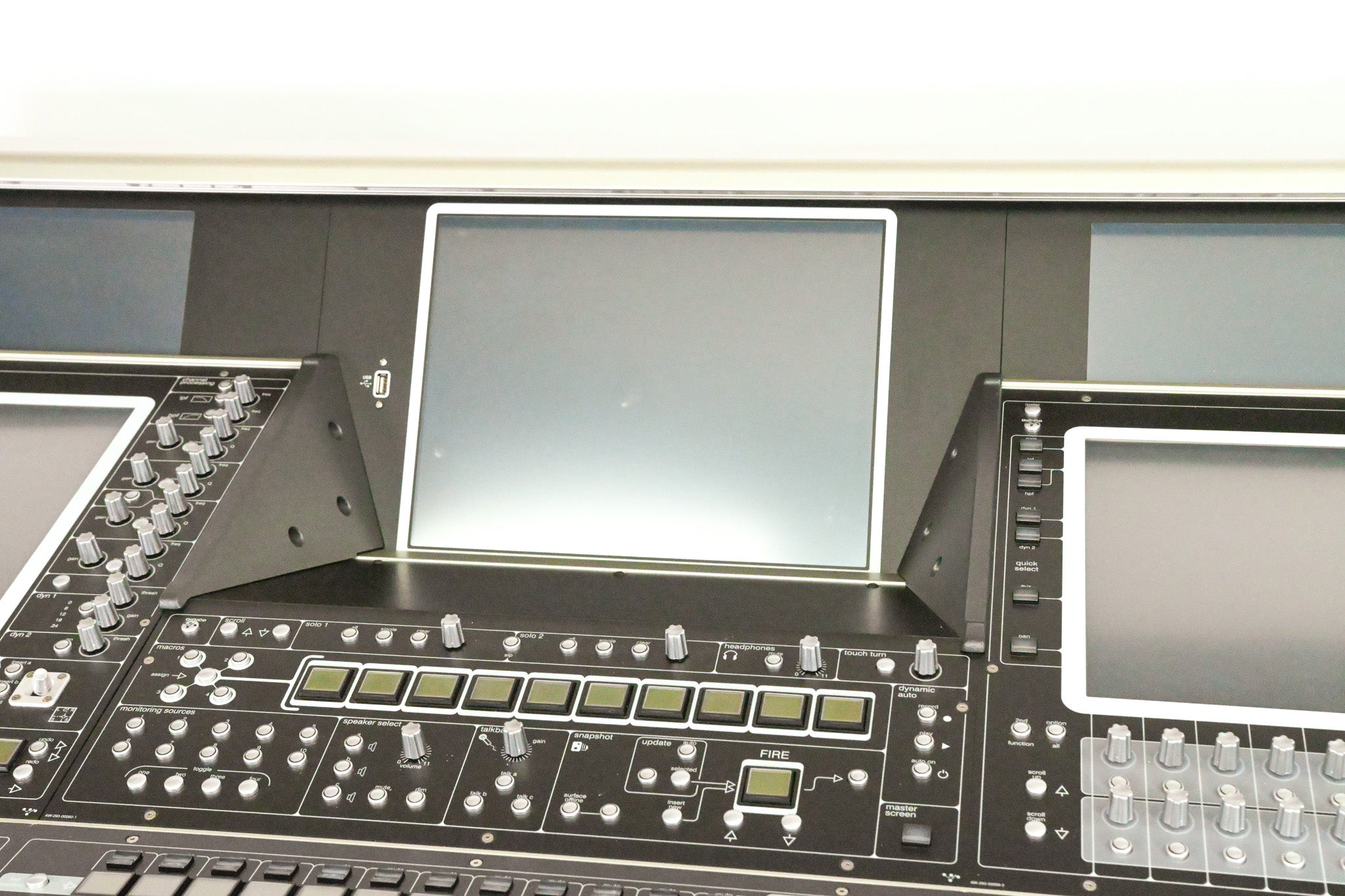 DiGiCo SD5 Digital Mixing Console w/ Waves Card, ST Optical & Road Case