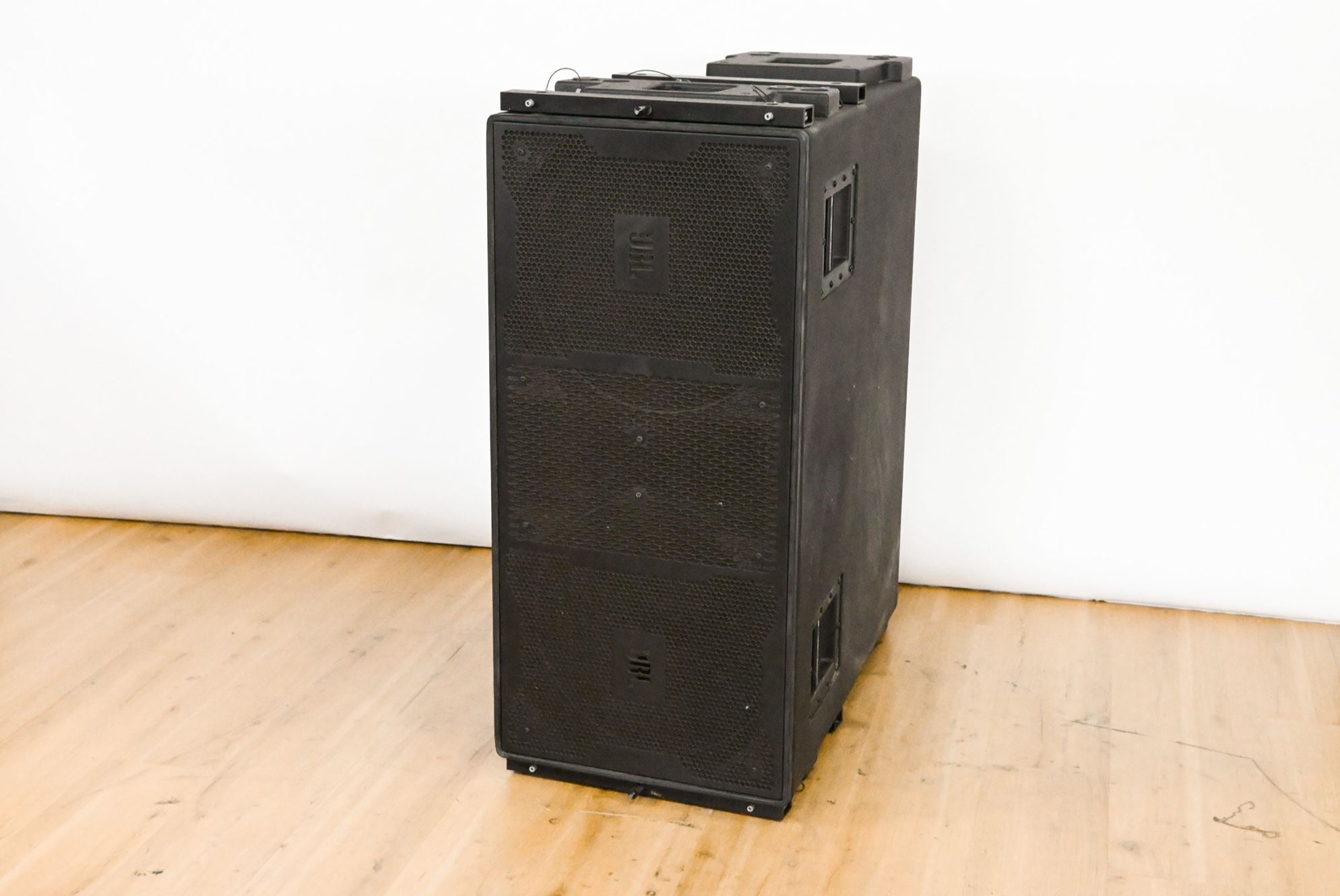 JBL VT4882DP Powered Dual 15" VerTec Line Array Subwoofer