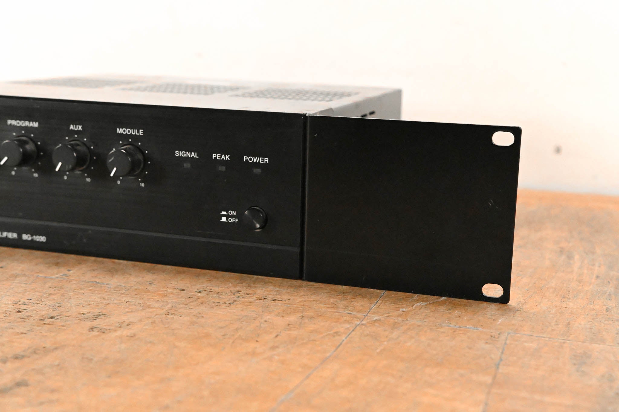 TOA BG-1030 5-Channel Mixer/Amplifer